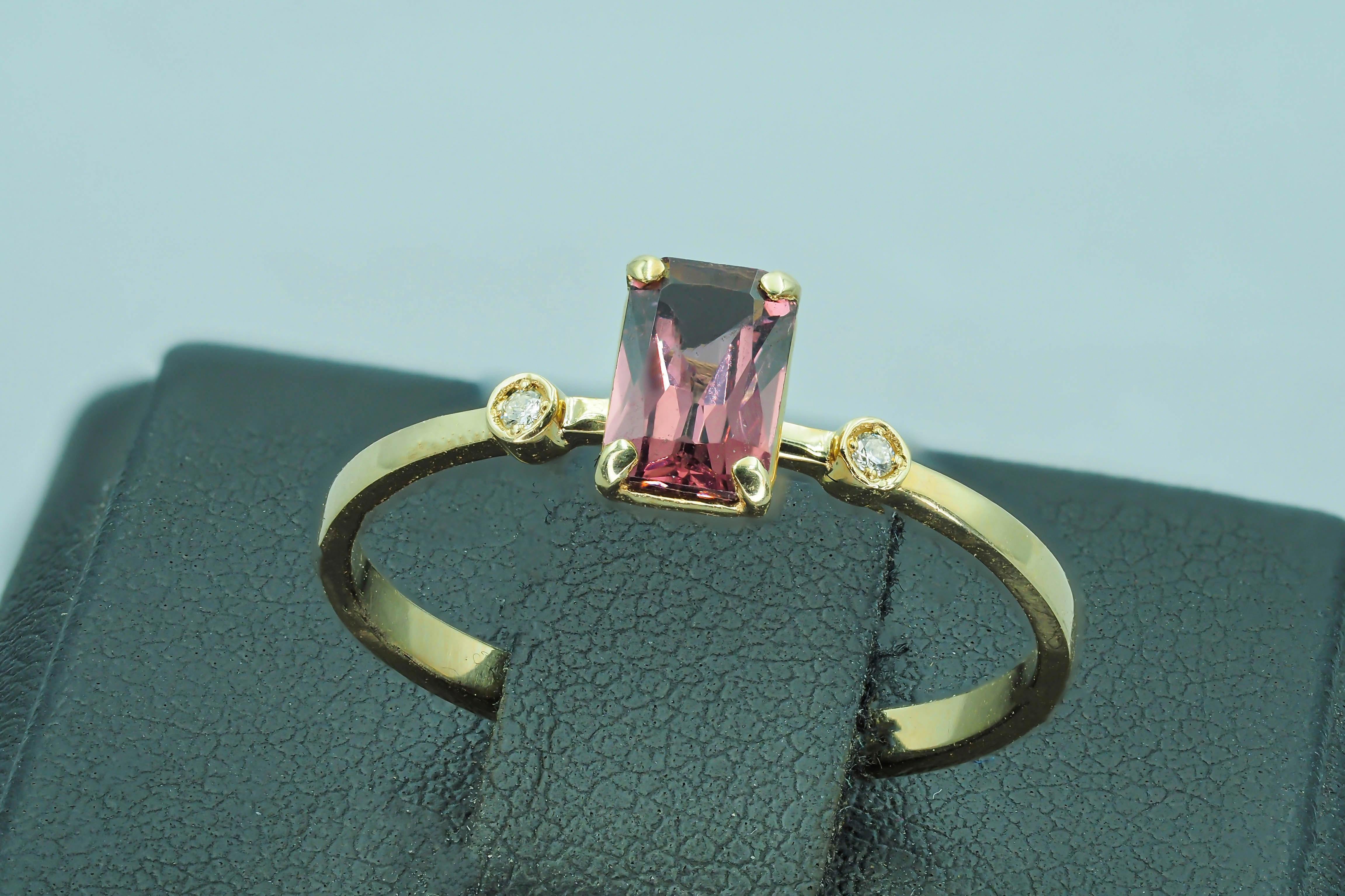 For Sale:  14 karat Gold Ring with Spinel and Diamonds 4