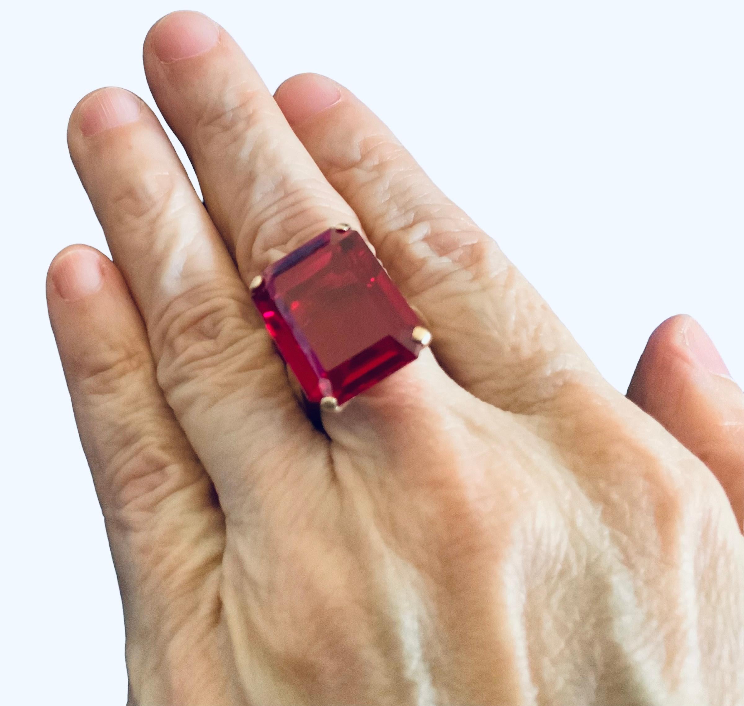 Modern 14K Gold Ruby Cocktail Ring For Sale