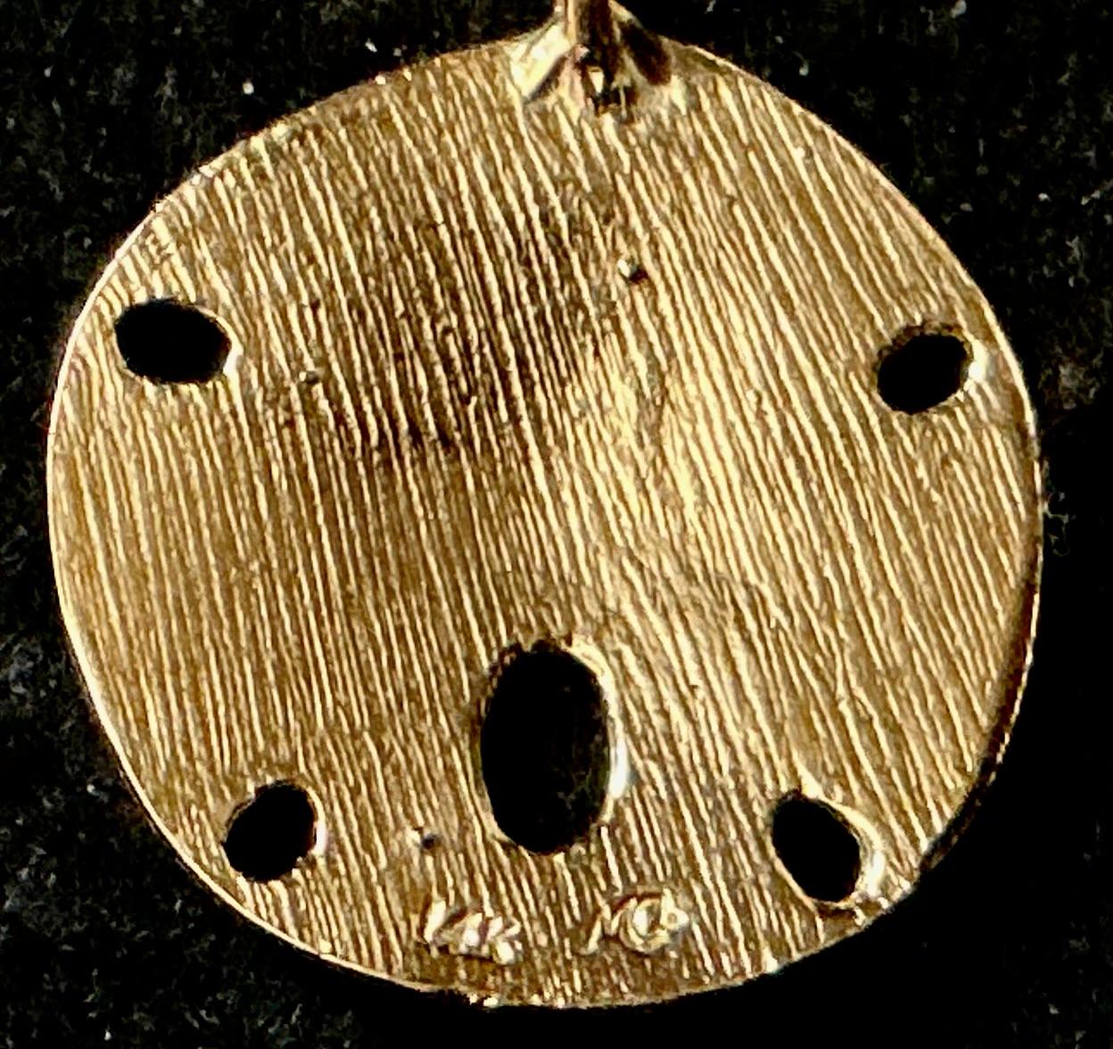 14K Gold Sand Dollar Pendant In Good Condition For Sale In Bradenton, FL