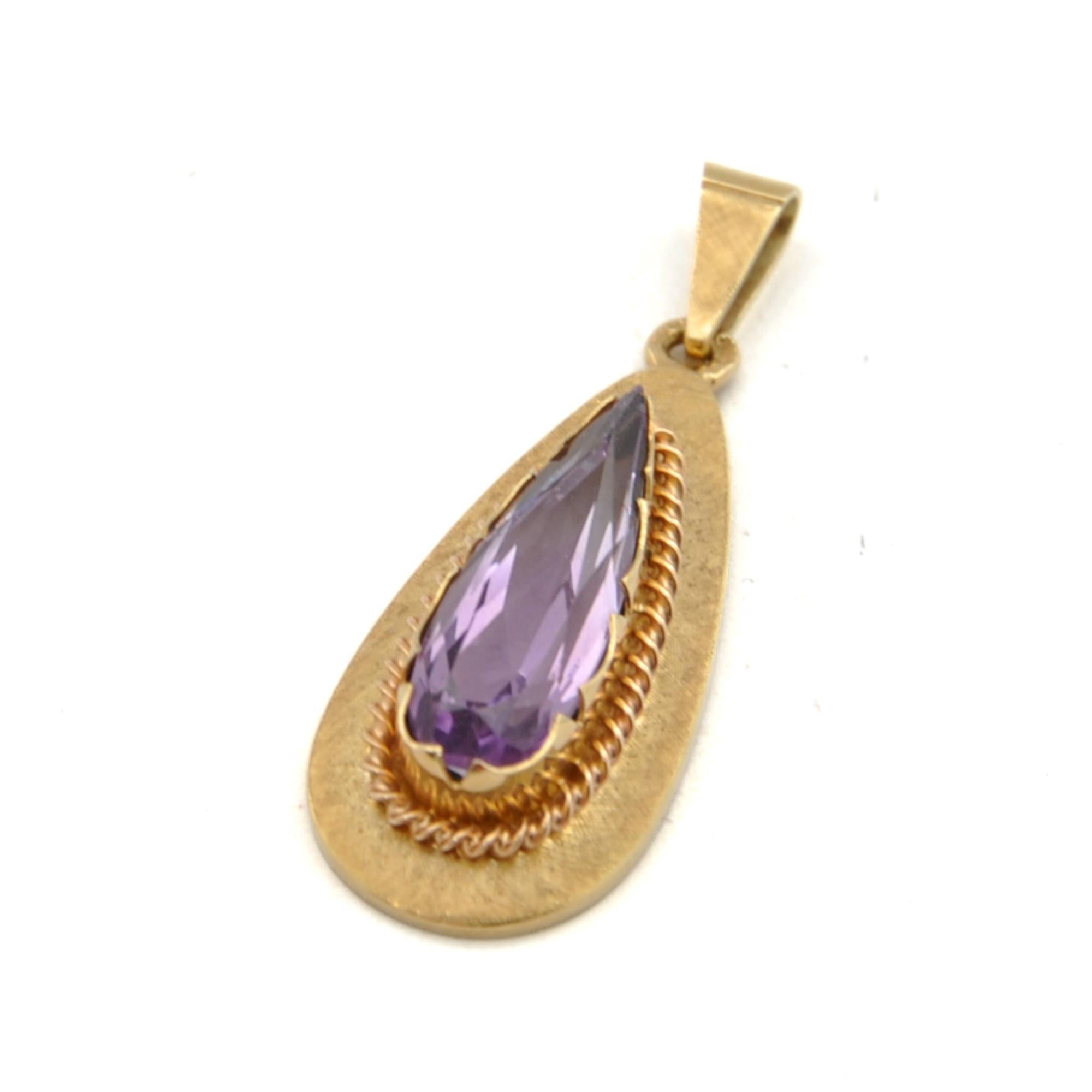 Pear Cut Vintage Amethyst and 14K Gold Satined Pendant For Sale
