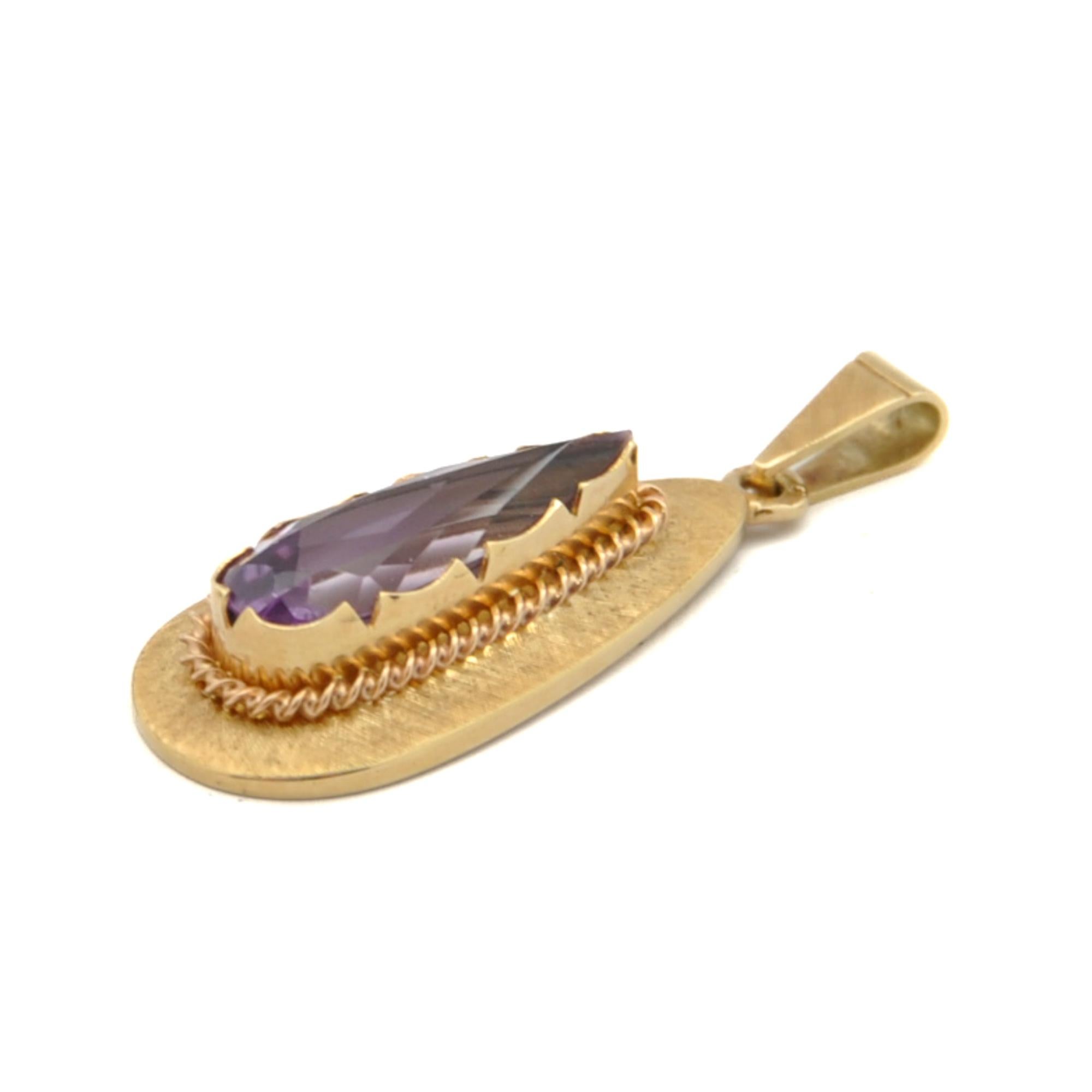 Vintage Amethyst and 14K Gold Satined Pendant In Good Condition For Sale In Rotterdam, NL