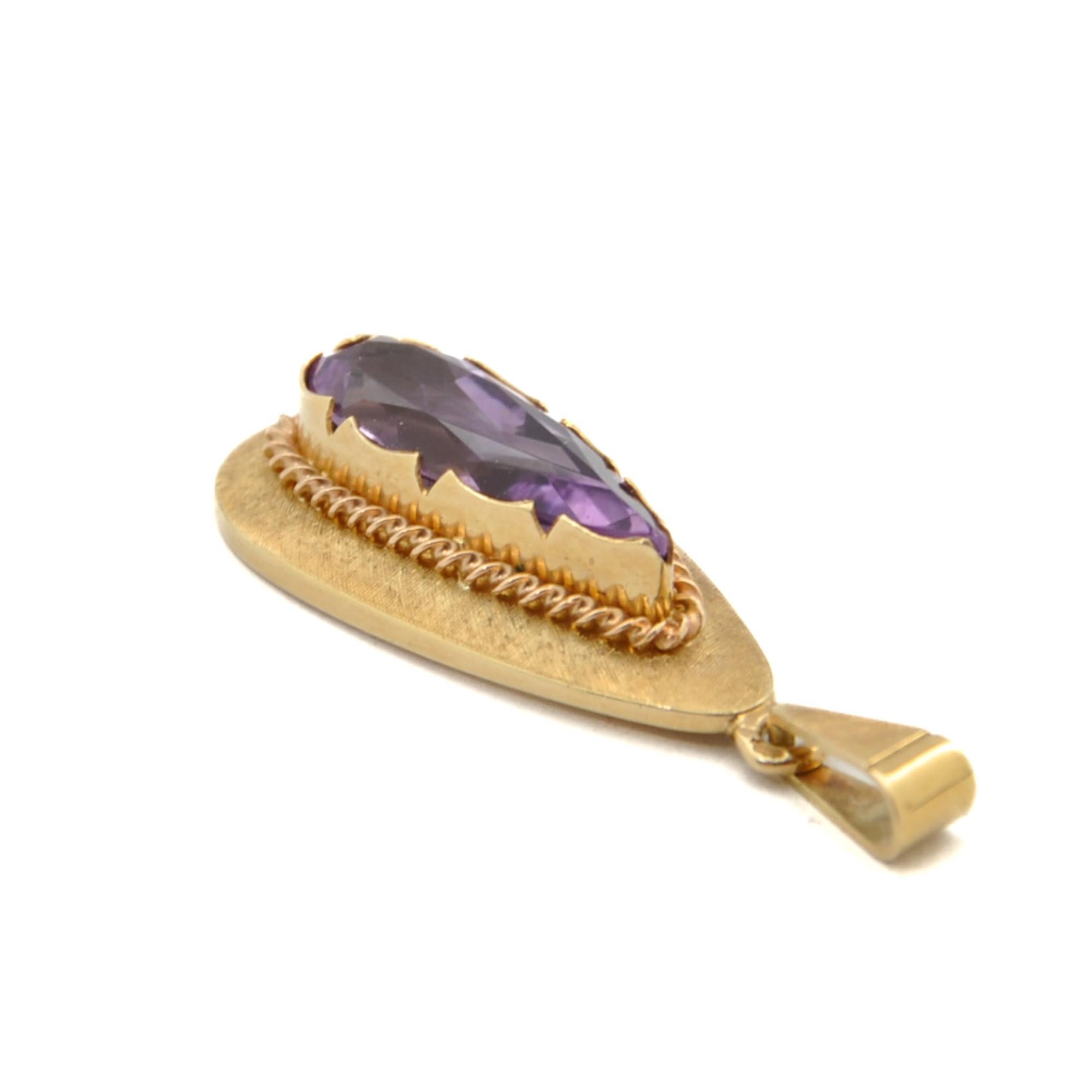 Women's or Men's Vintage Amethyst and 14K Gold Satined Pendant For Sale