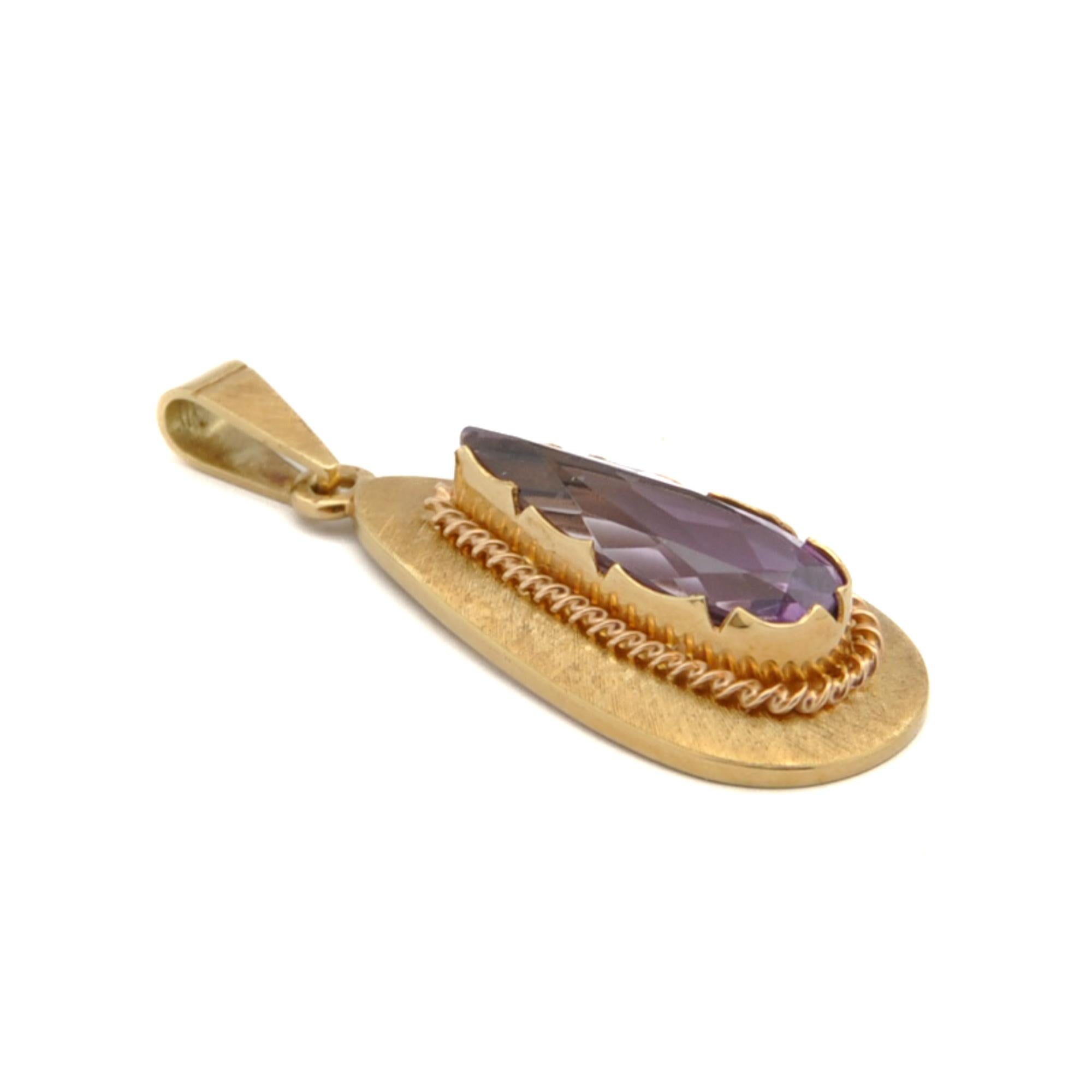 Vintage Amethyst and 14K Gold Satined Pendant For Sale 2