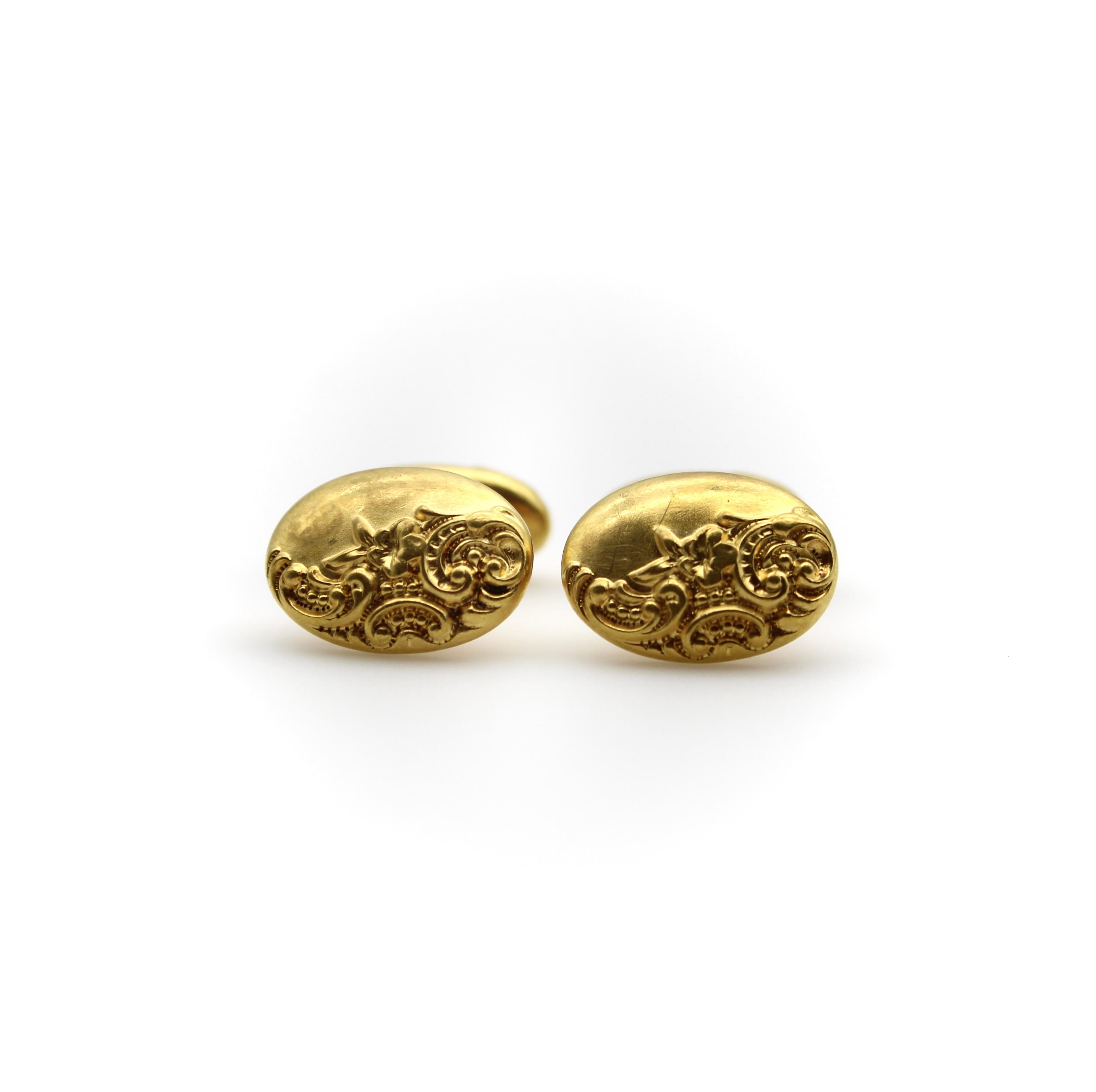14K Gold Blattwerk Oval Viktorianische Manschettenknöpfe im Zustand „Gut“ im Angebot in Venice, CA