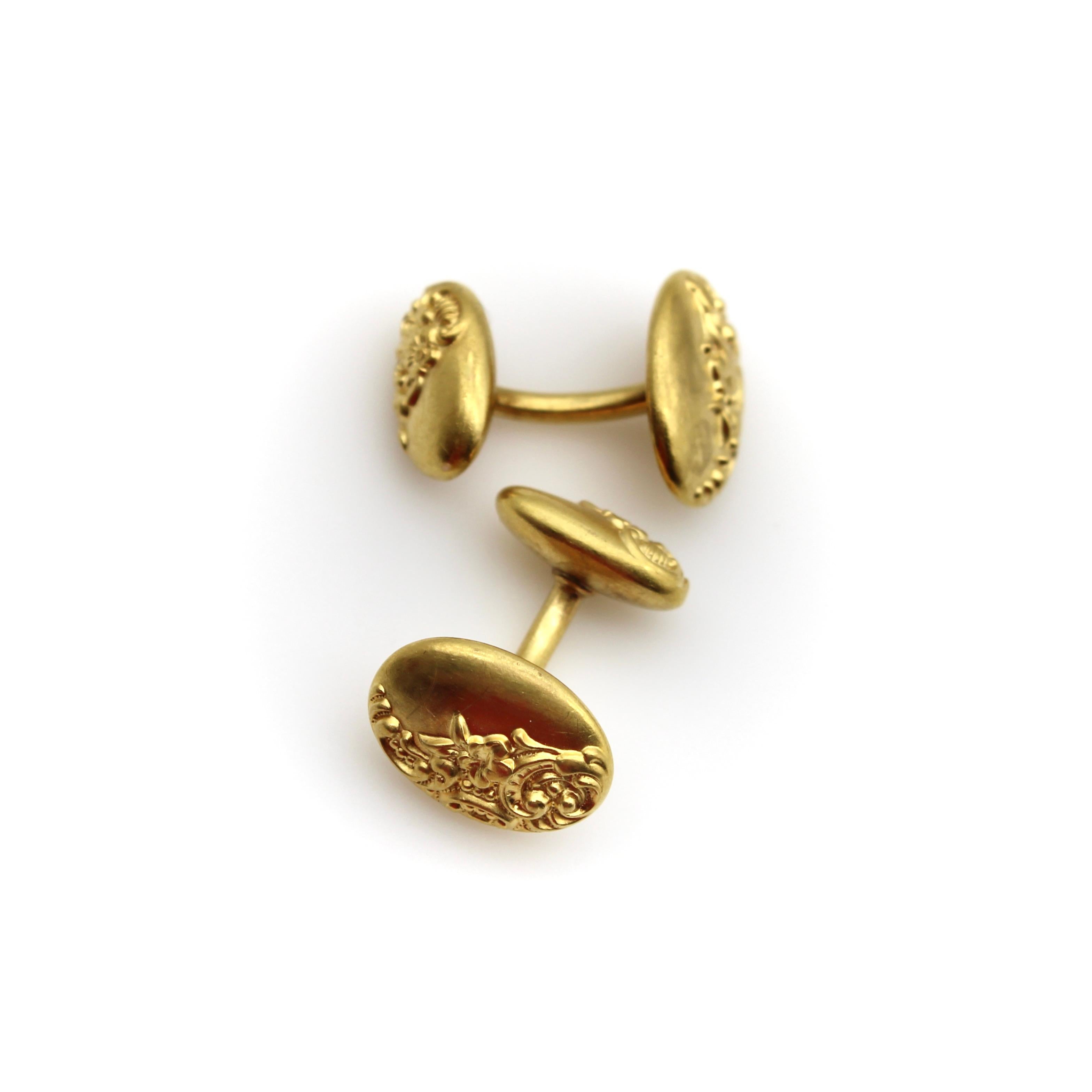 14K Gold Blattwerk Oval Viktorianische Manschettenknöpfe für Damen oder Herren im Angebot