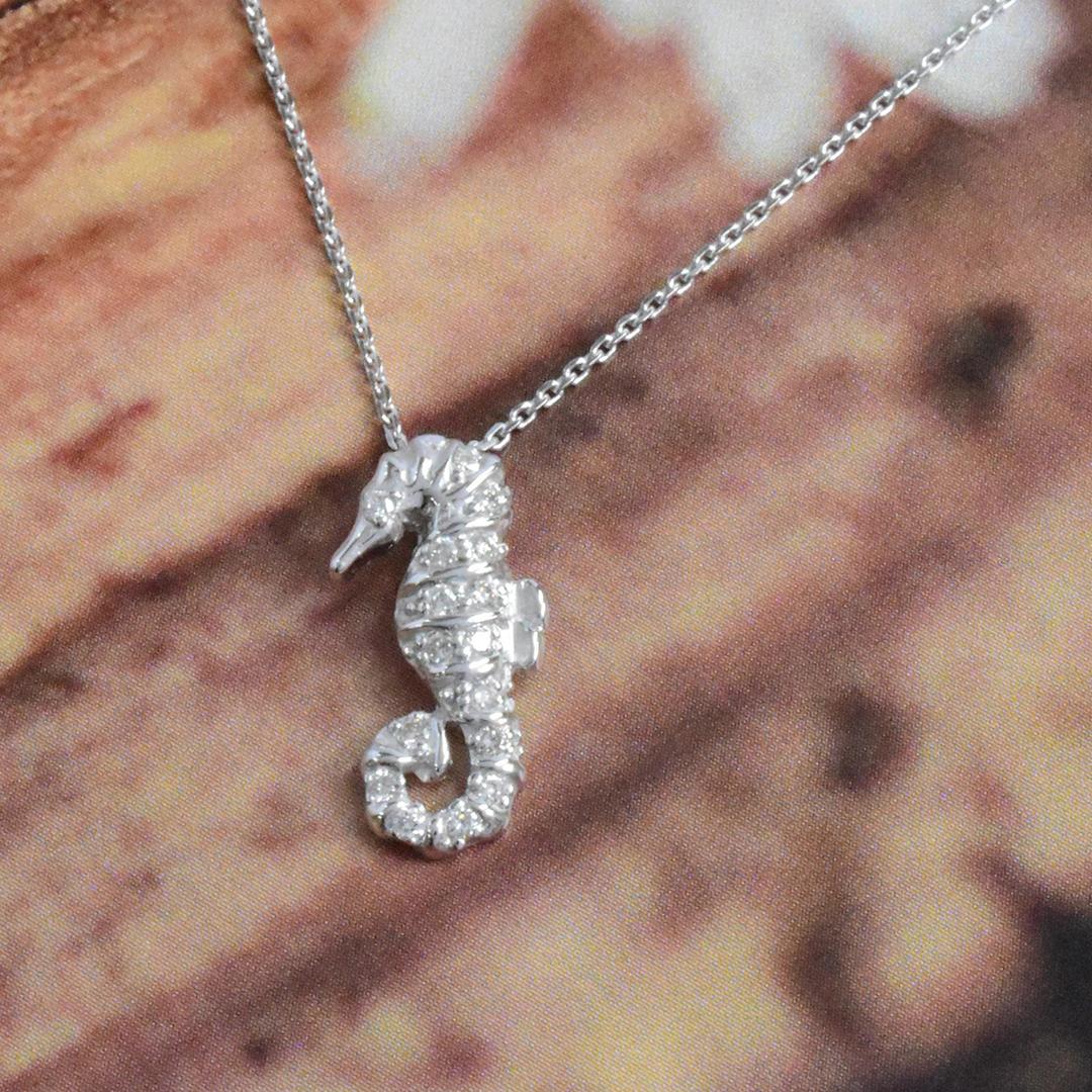 Modern 14k Gold Seahorse Diamond Charm Necklace Sea Life Necklace For Sale