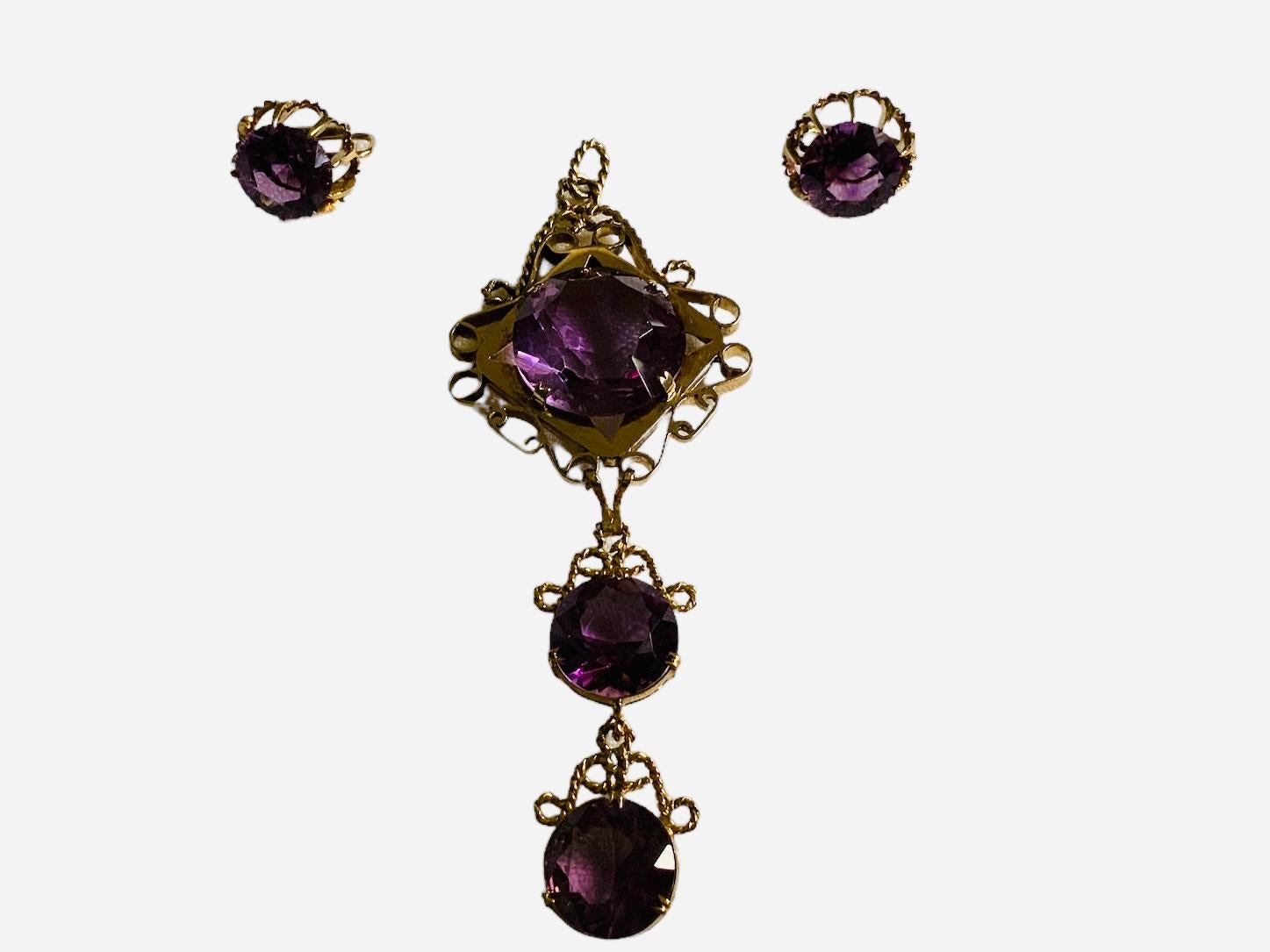 14K Gold Set Of Amethyst Pendant And Pair Of Earrings For Sale 4