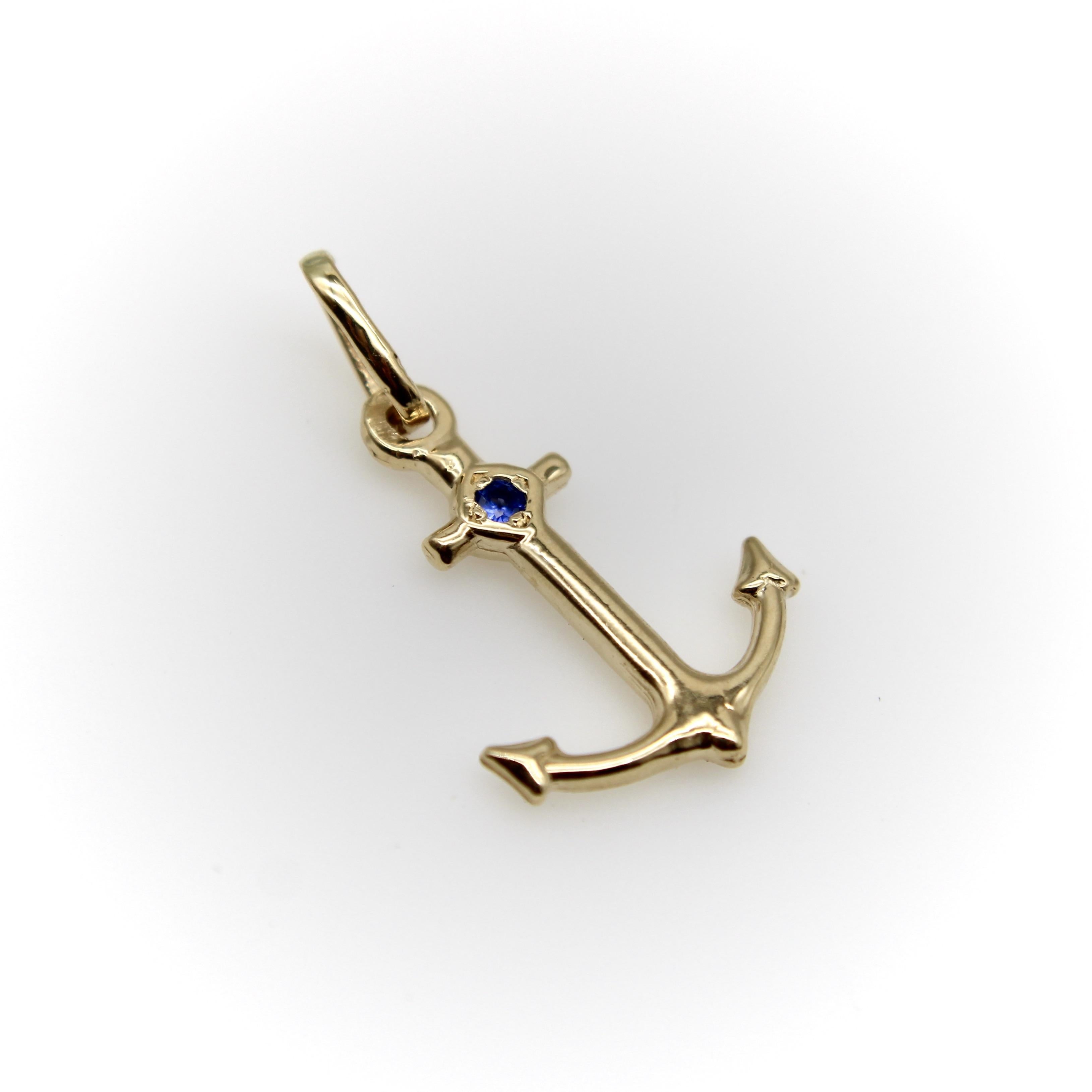 Charm ad ancora in oro 14K con zaffiro In condizioni buone in vendita a Venice, CA