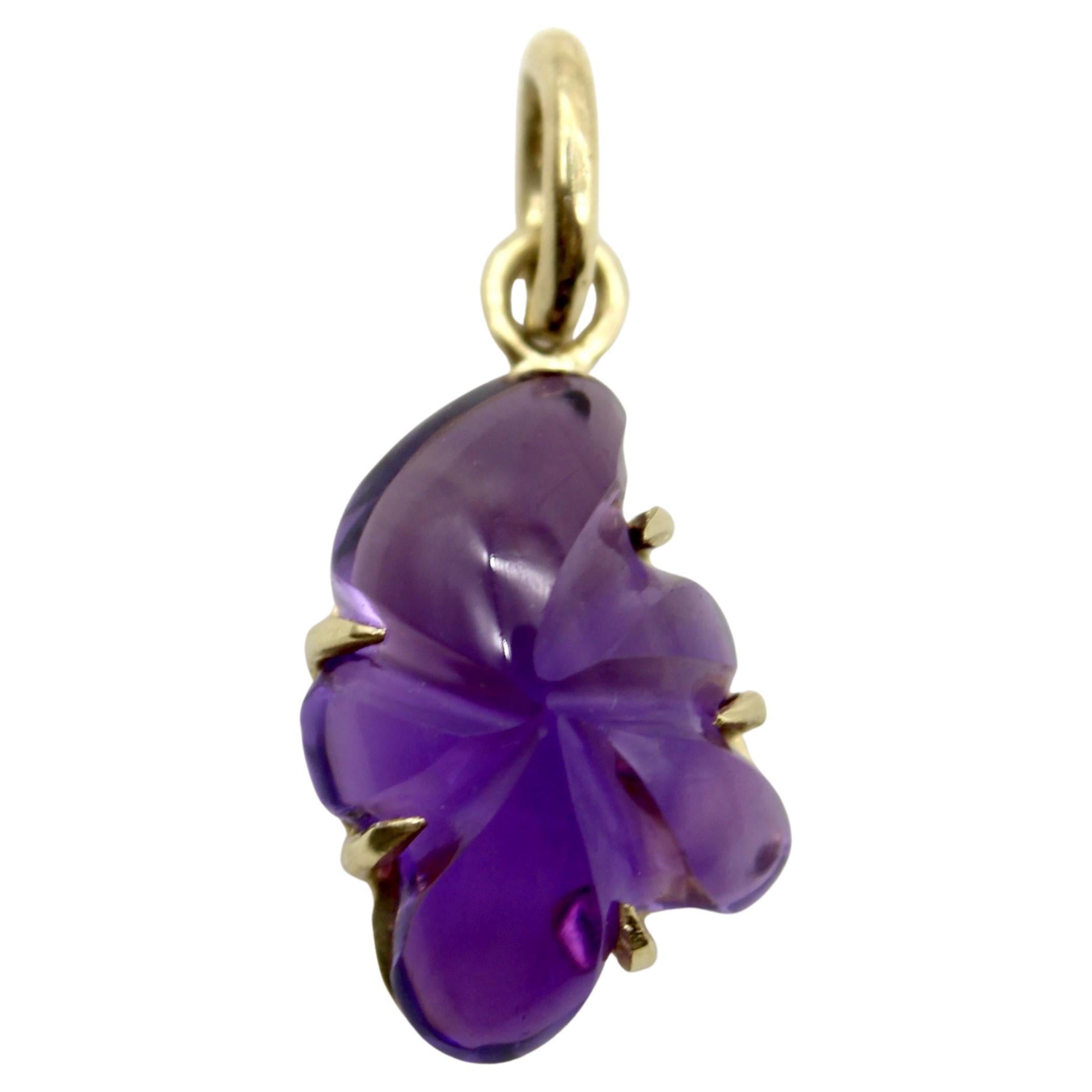 14K Gold Signature Hand-Carved Amethyst Flower Charm en venta