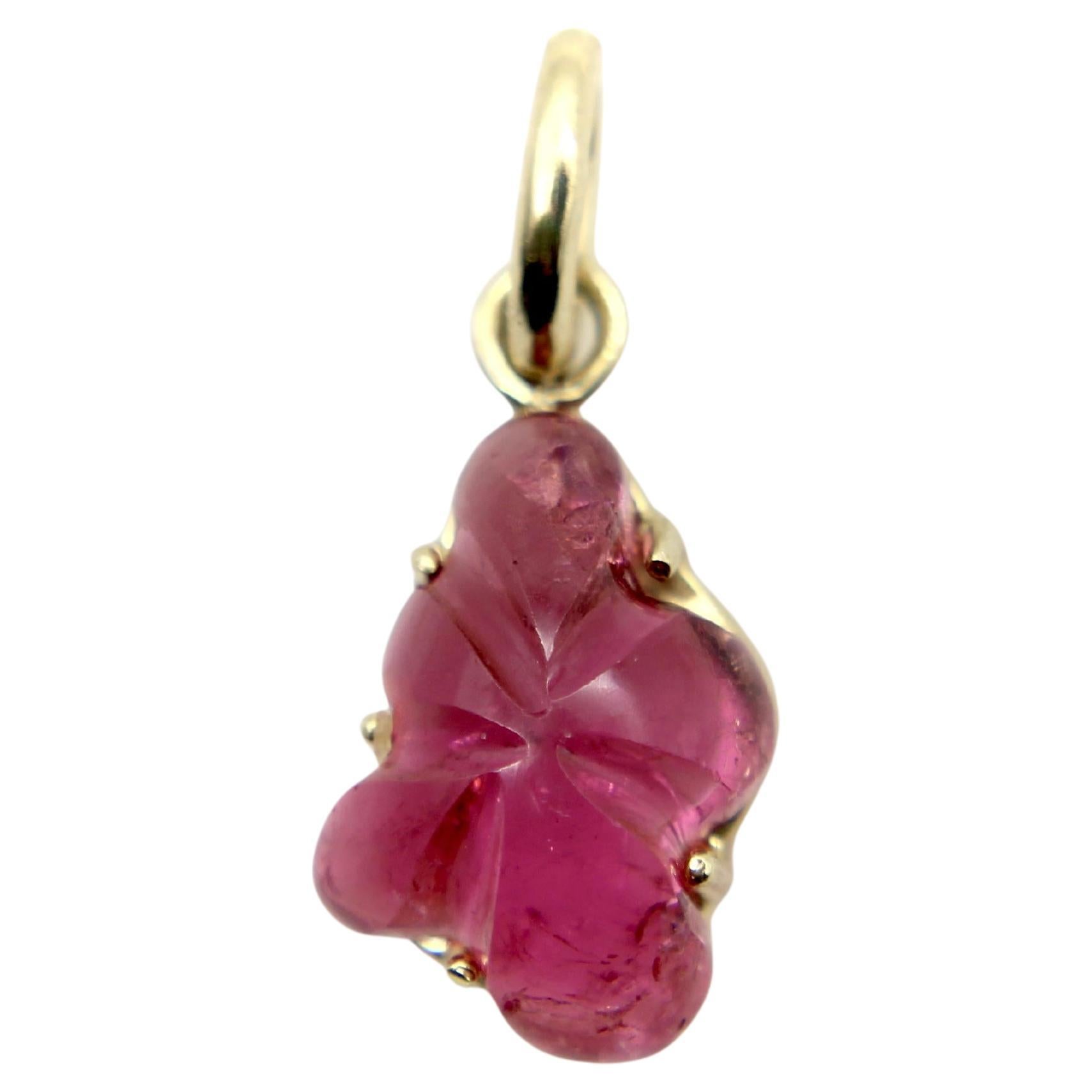 14K Gold Signature Hand-Carved Pink Tourmaline Flower Charm in vendita