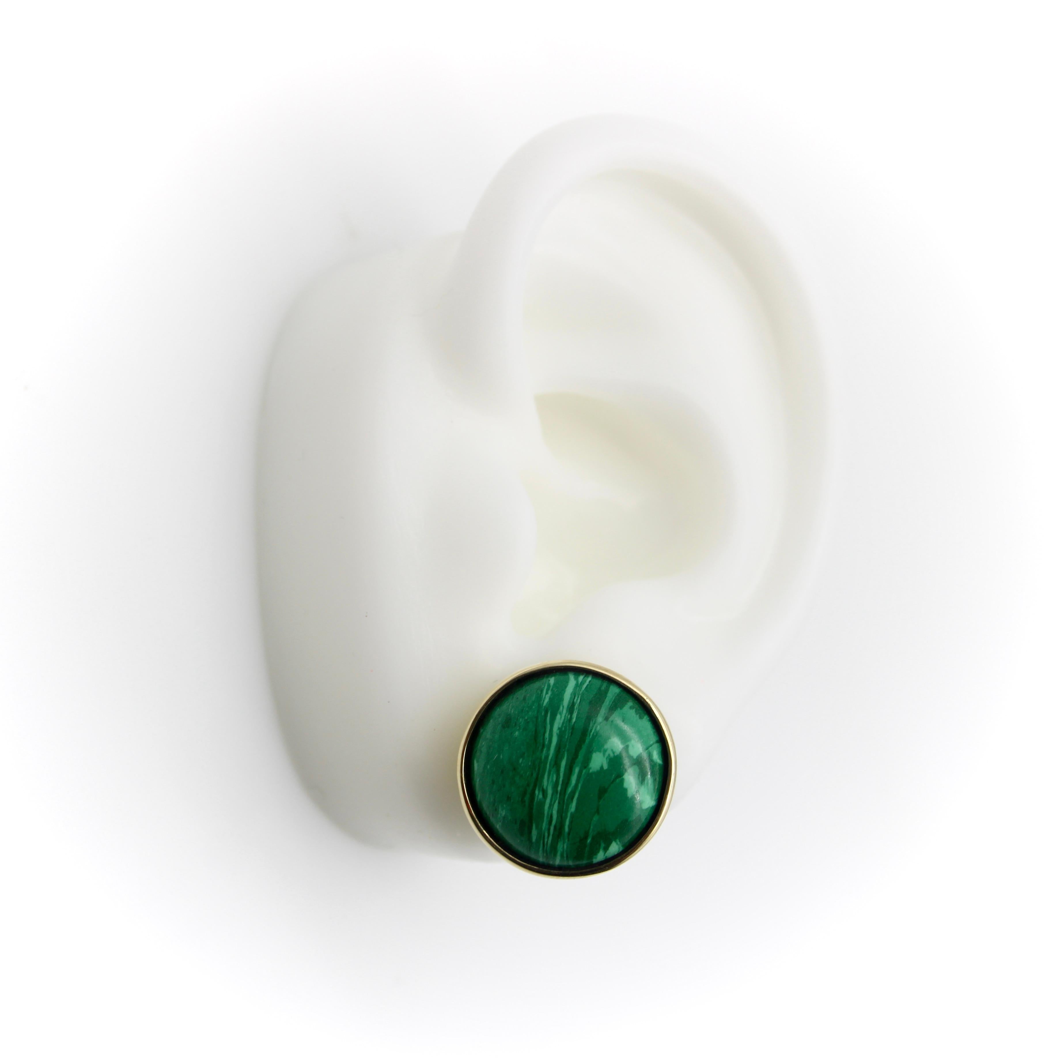14K Gold Signature Malachite Button Earrings In New Condition For Sale In Venice, CA