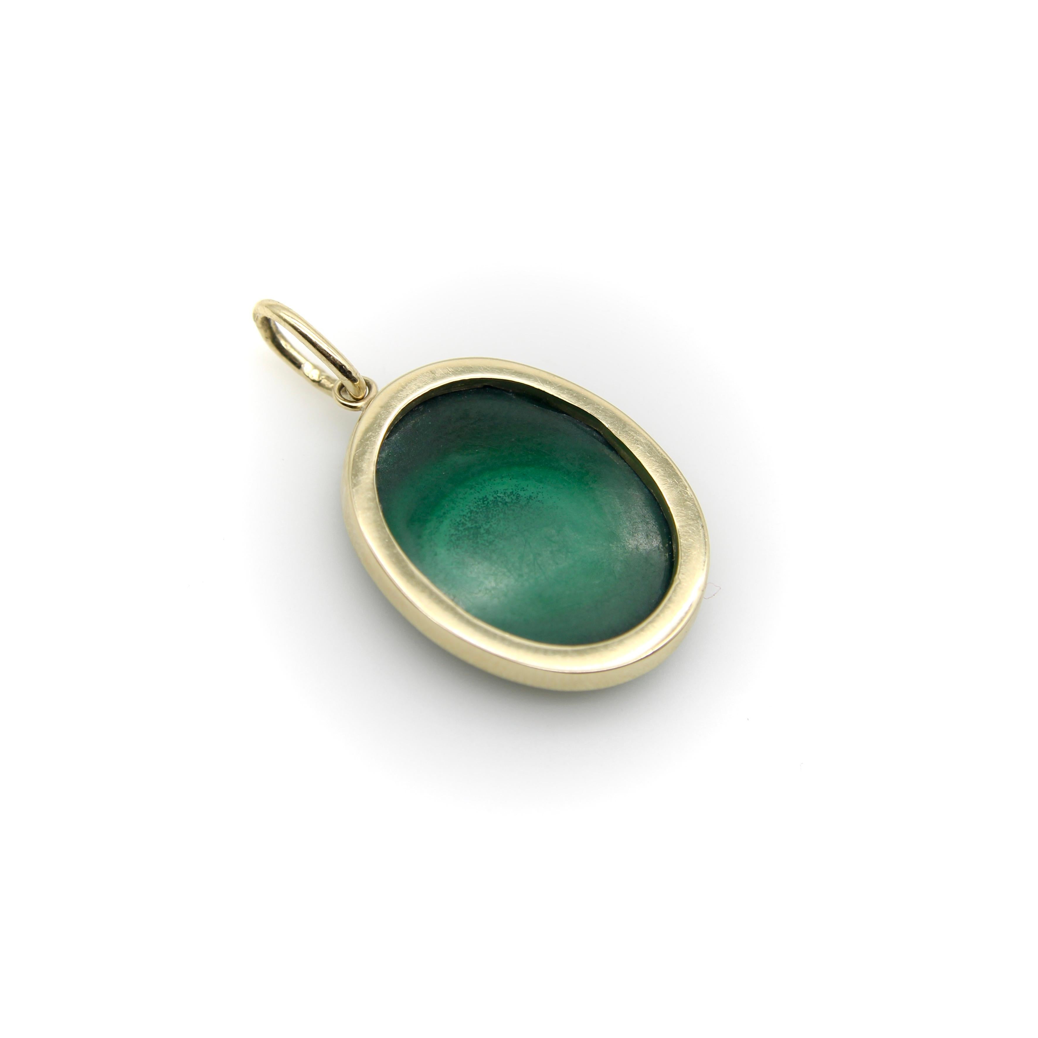 Ciondolo a forma di cerchi concentrici in malachite con firma in oro 14K In condizioni Nuovo in vendita a Venice, CA