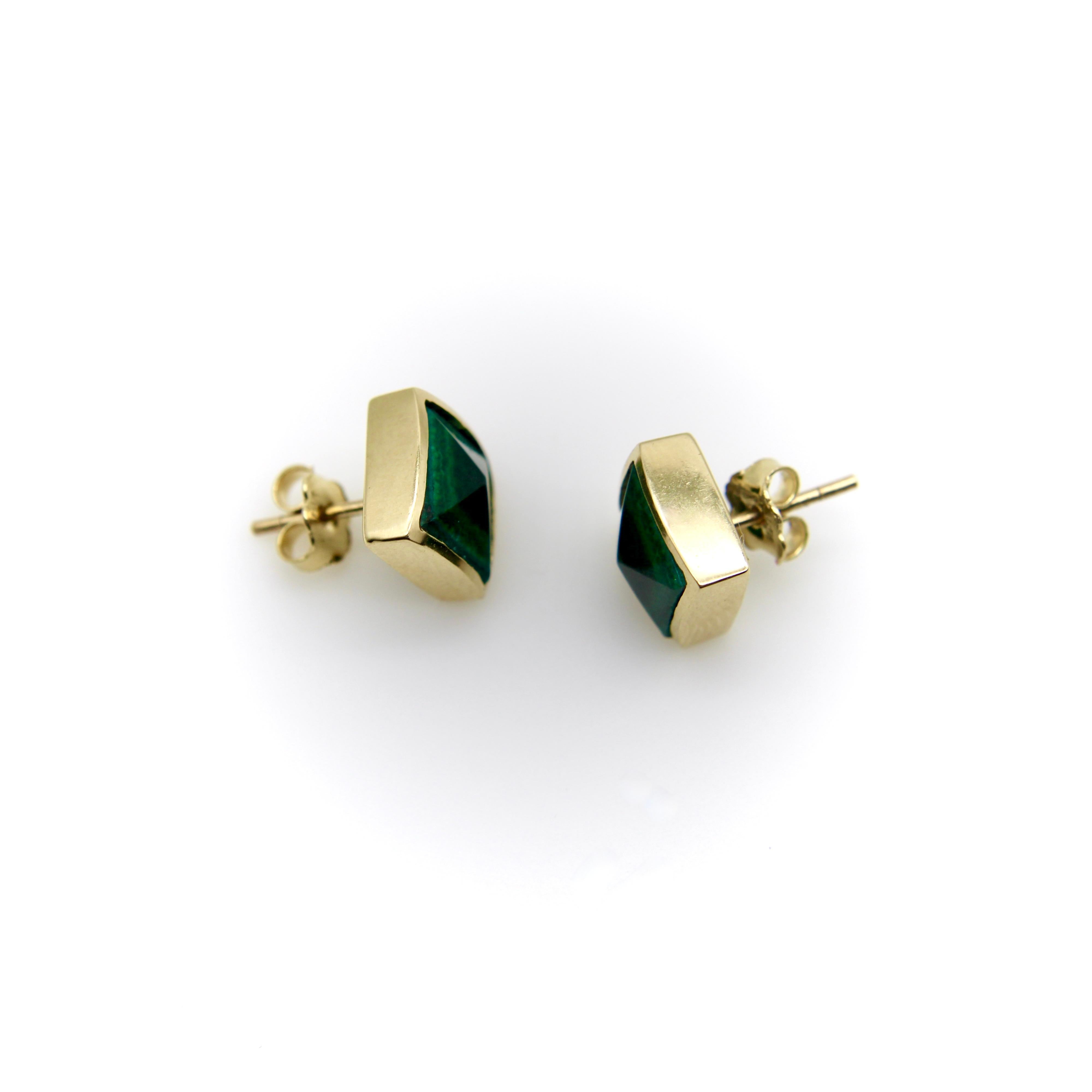 Borchie a piramide in malachite firmate in oro 14K In condizioni Nuovo in vendita a Venice, CA