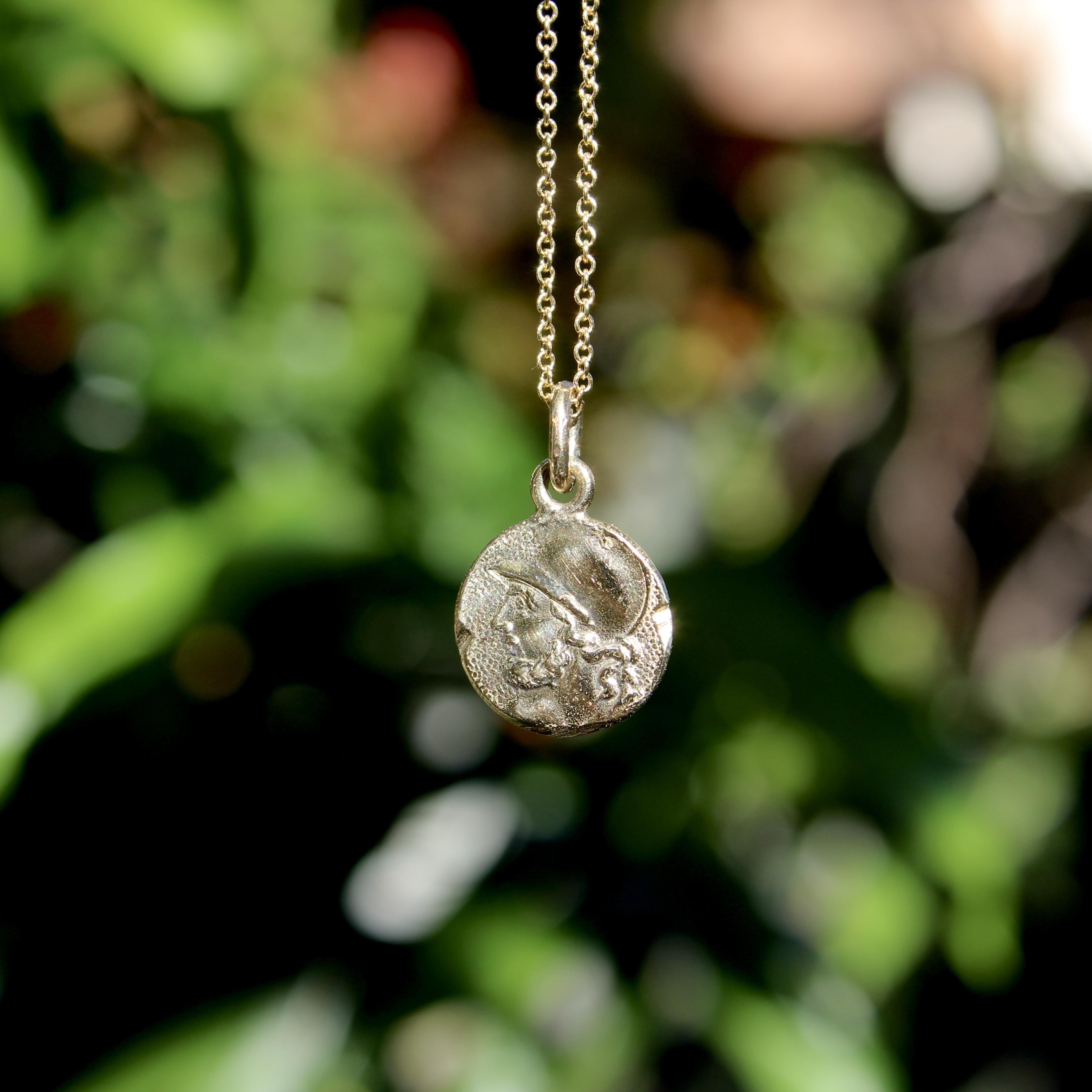 Pendentif en or 14K Signature Mars Warrior en vente 3