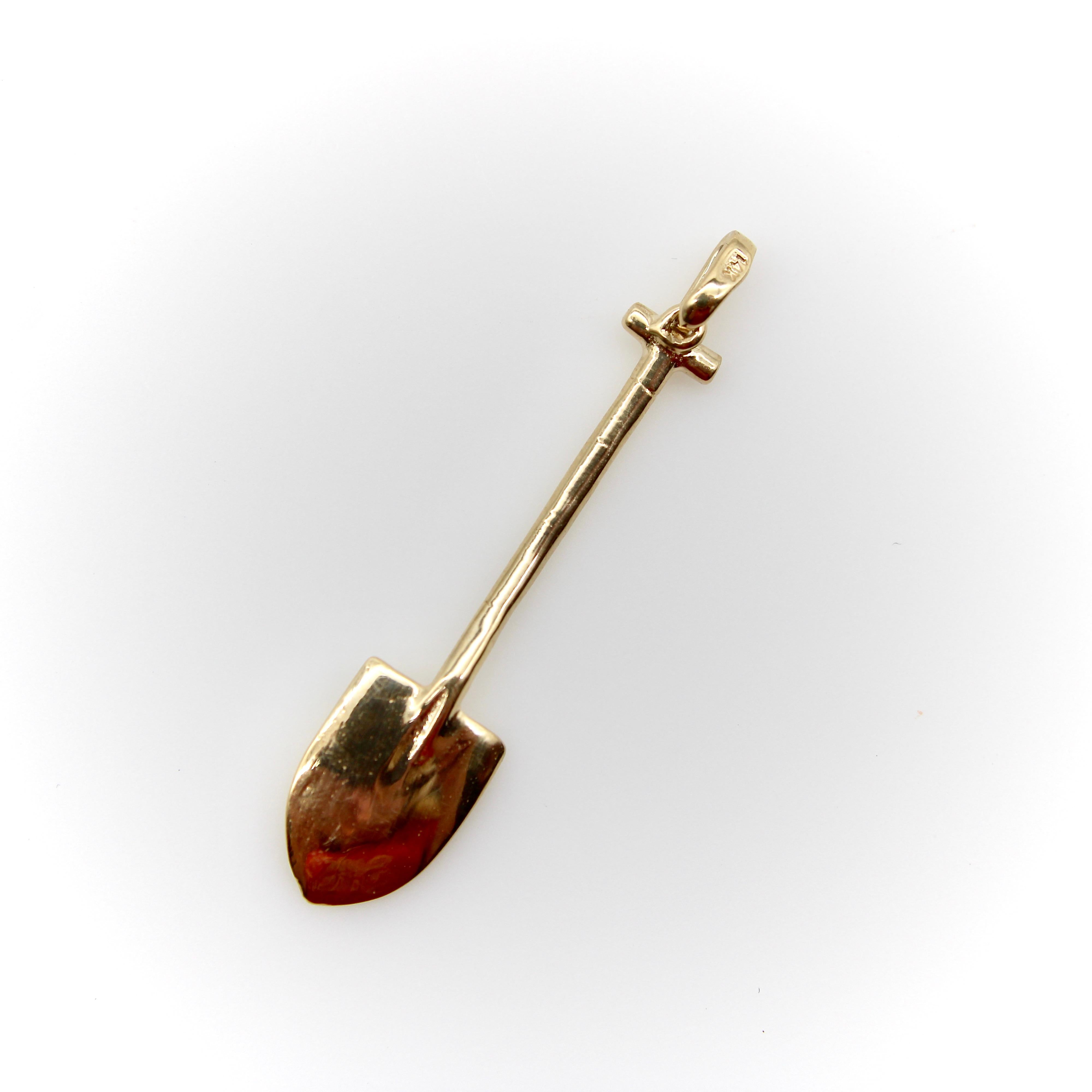 Pendentif ou breloque pelle Signature en or 14K en vente 1