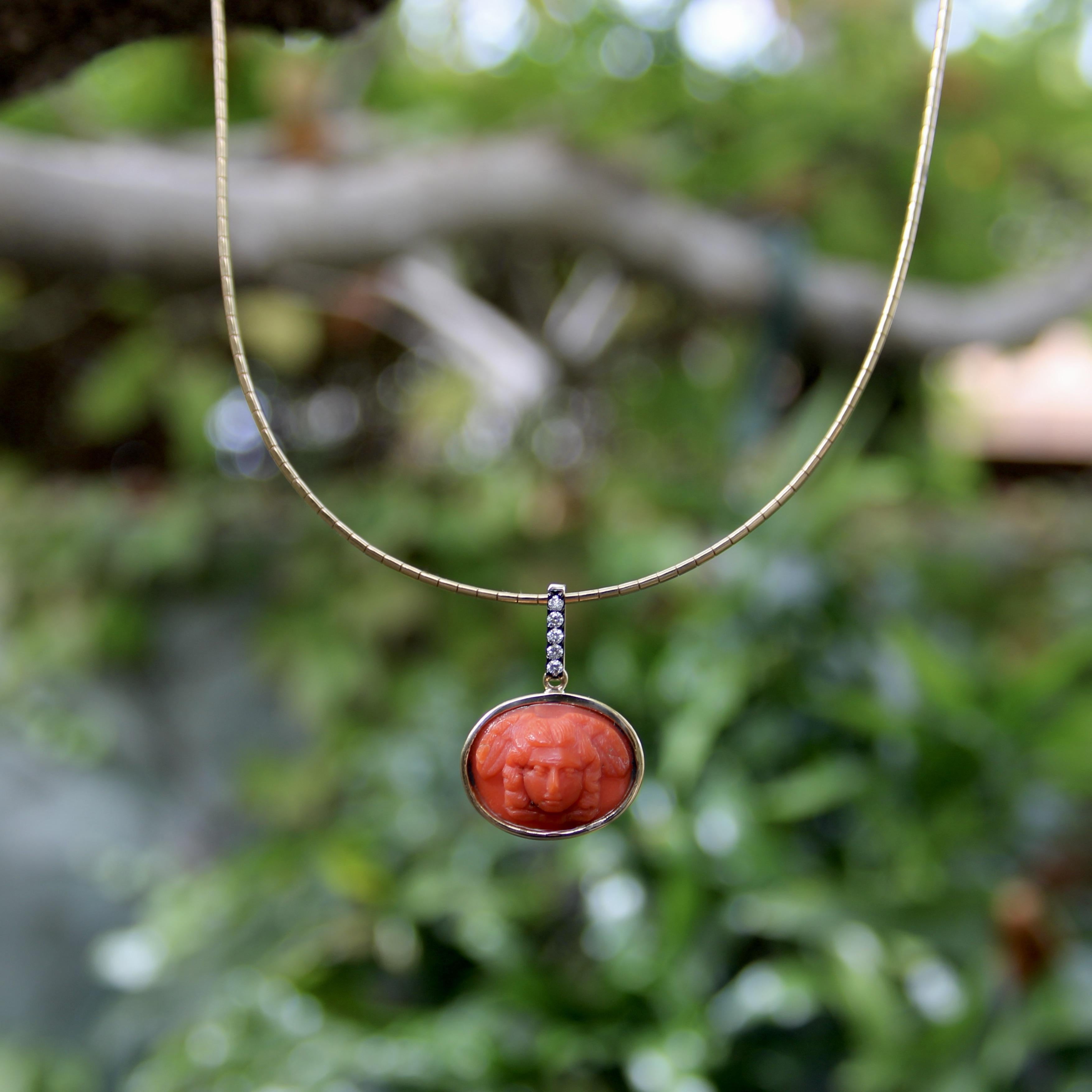 Pendentif ange ailé en corail victorien Signature en or 14K avec diamants en vente 2