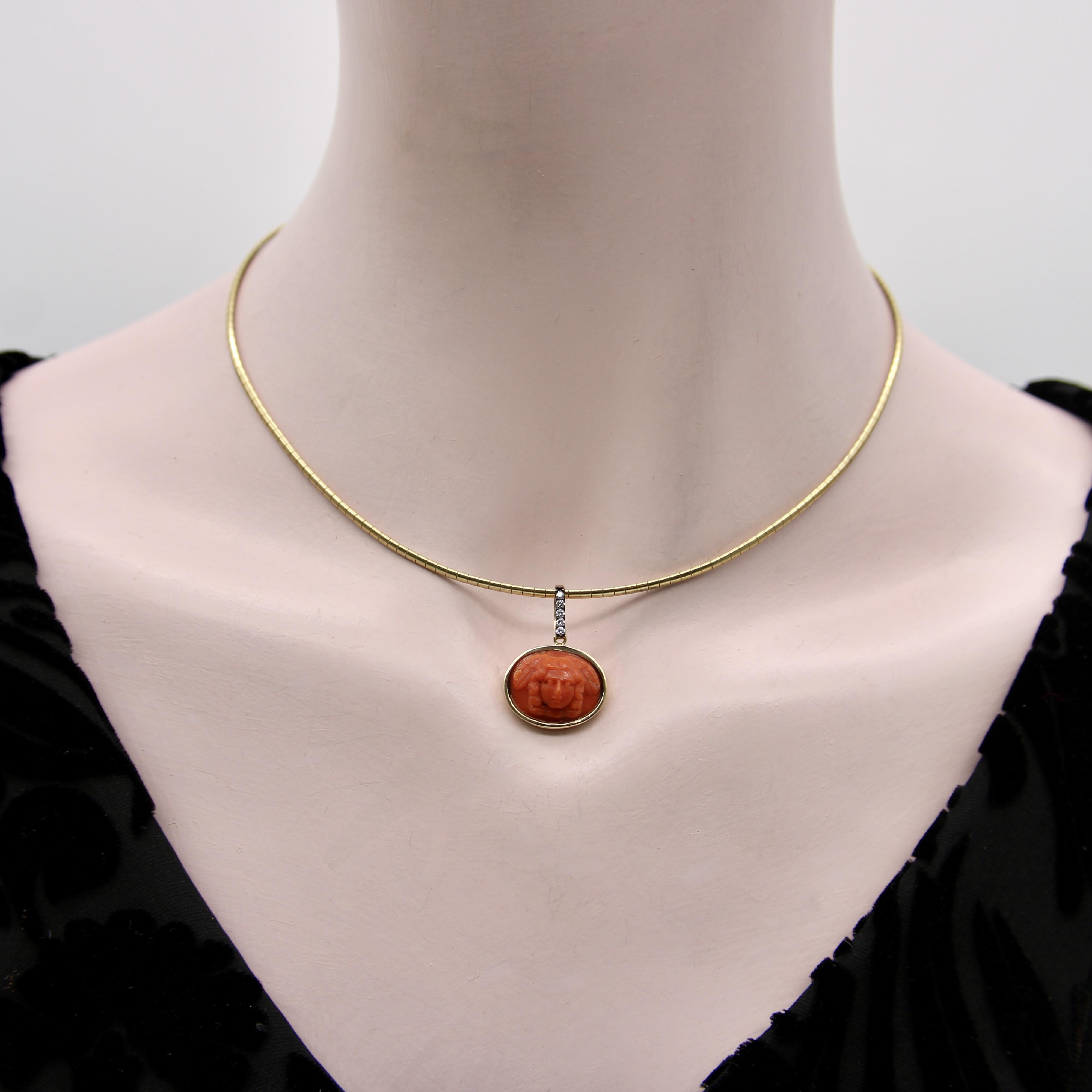 Pendentif ange ailé en corail victorien Signature en or 14K avec diamants en vente 3