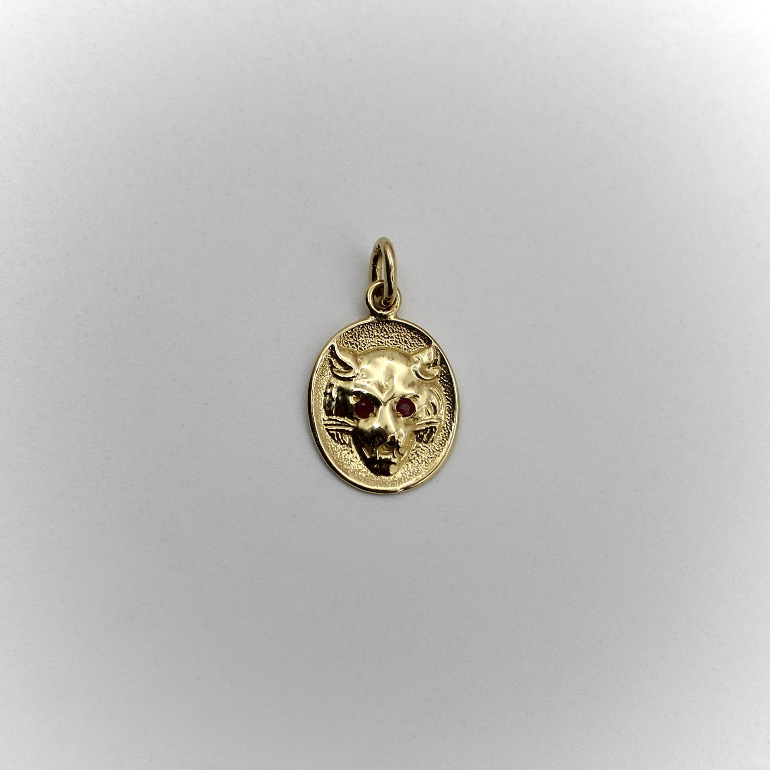 14k Gold Signature Victorian Inspired Lioness Pendant / Charm In New Condition For Sale In Venice, CA