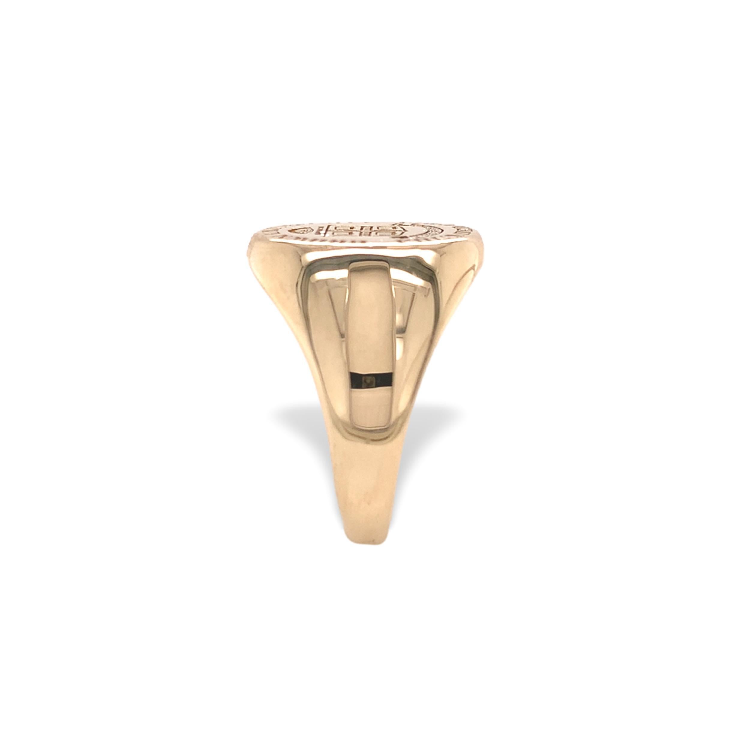 Uomo Anello Signet in oro 14K con insegne incise dell'Università di Brown in vendita