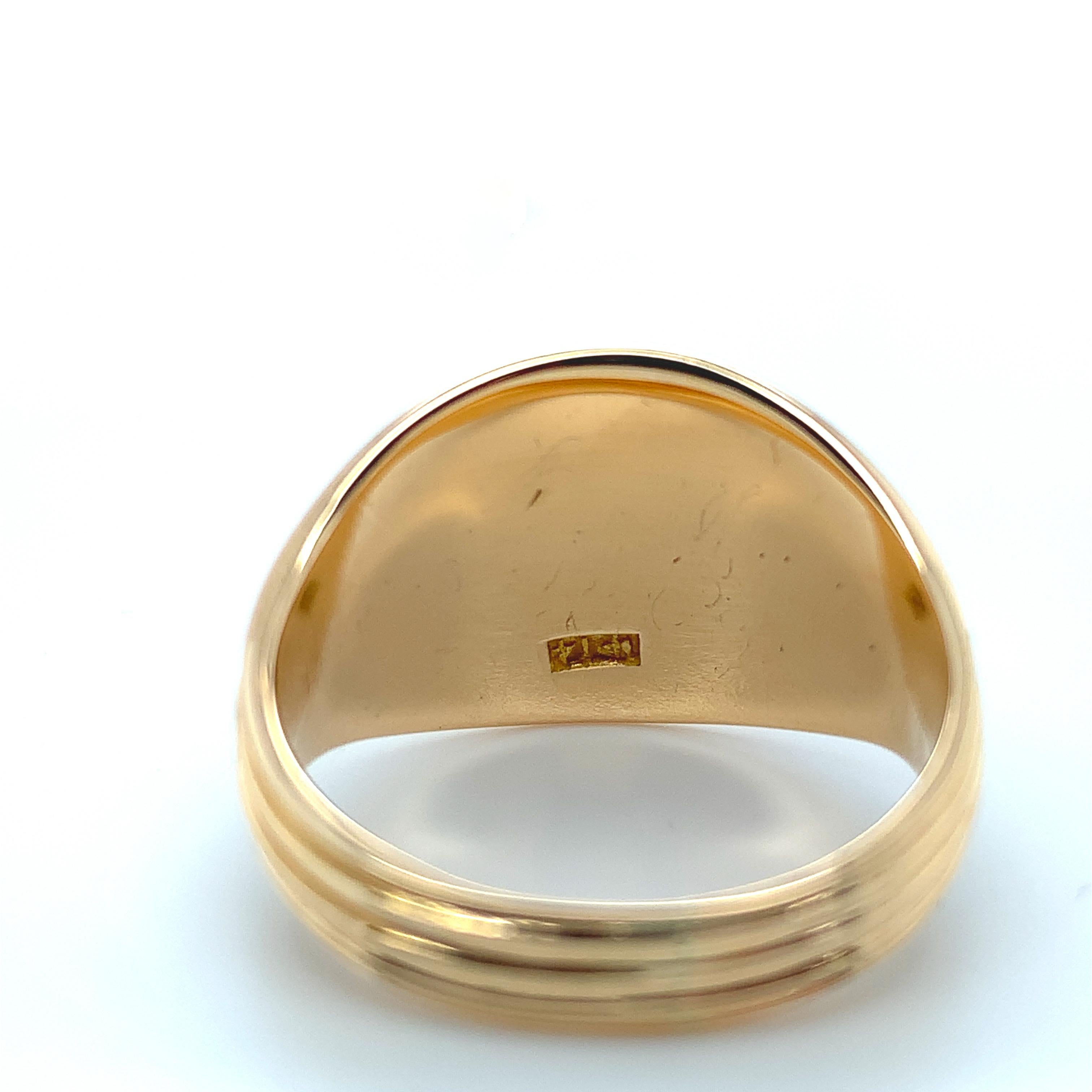 14K Gold Signet Ring with Ribbed Lines For Sale 4