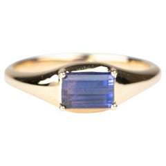 14K Gold Signet Ring with Unique Pinkish Purple Bi-Color Sapphire R6784