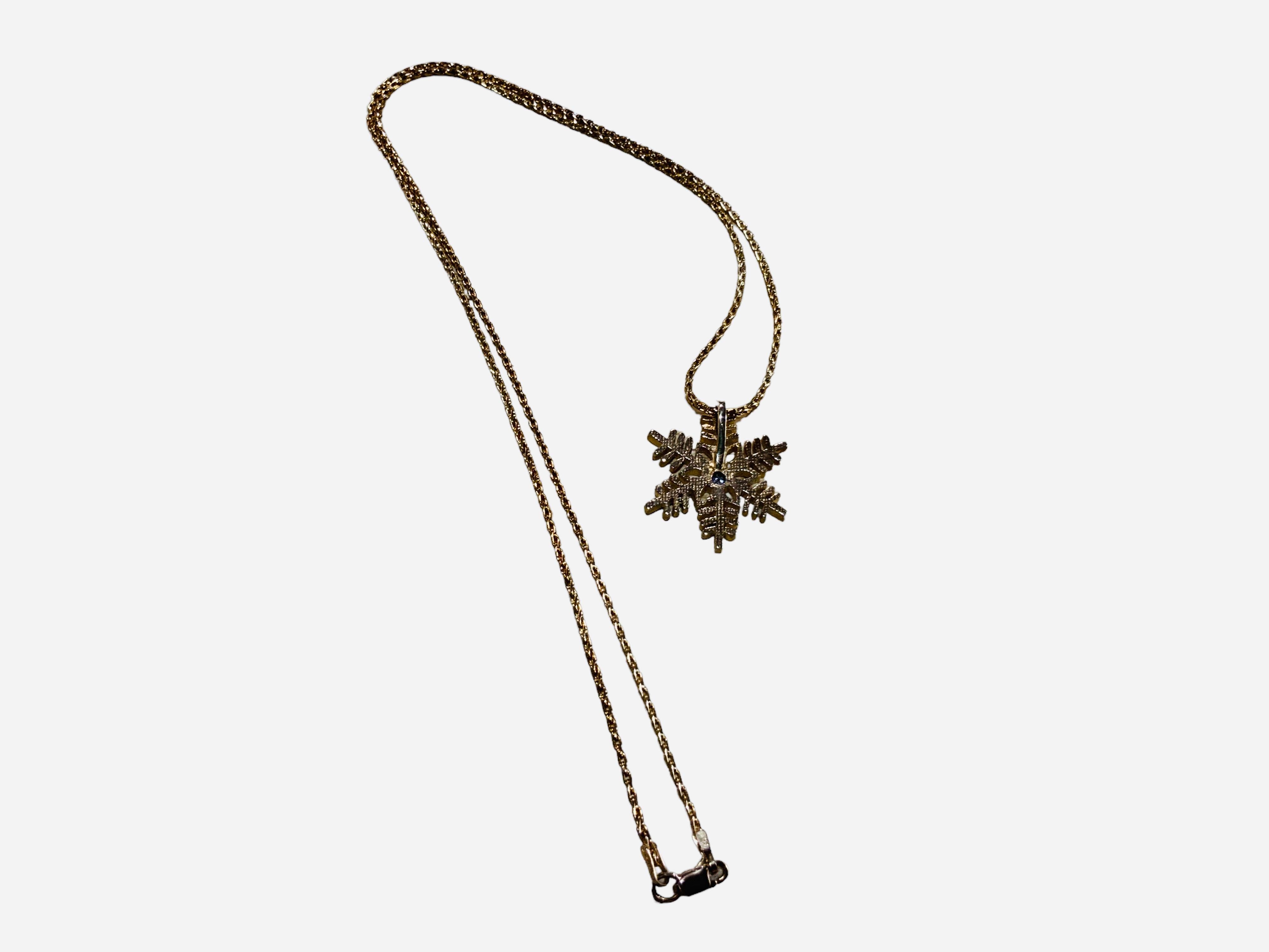 14k Gold Single Diamond Snowflake Pendant Necklace For Sale 2