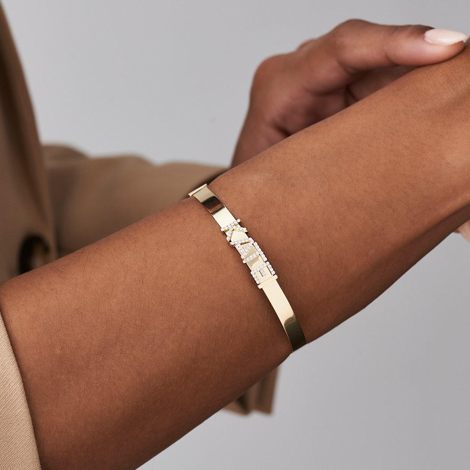 Taille brillant 14k Gold Slide Diamond Initials Bangle / Personalized Name Bracelet en vente