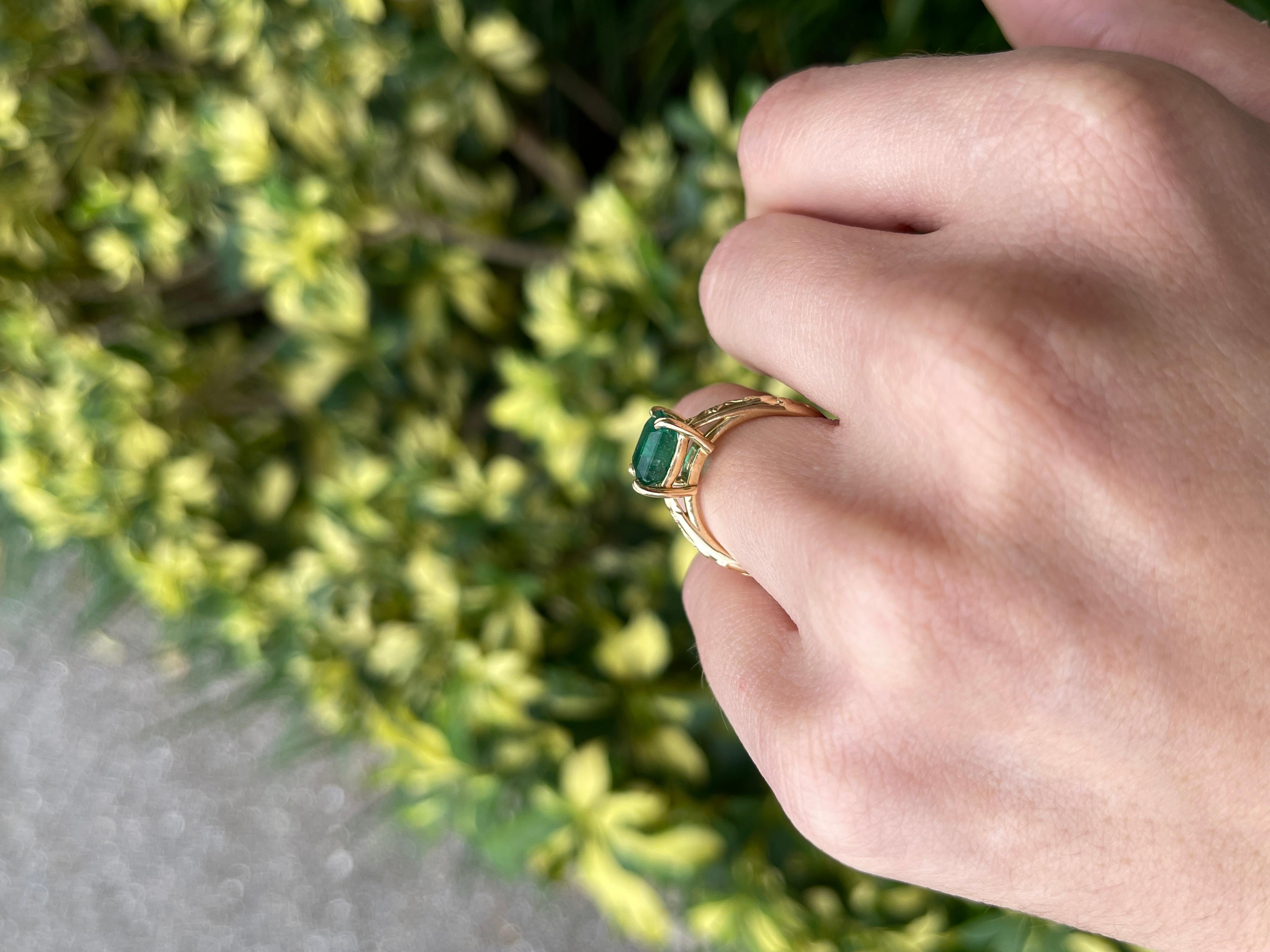 14K gold solitaire ring with 2.89 carat natural Asscher-cut emerald showcasing In New Condition For Sale In Jupiter, FL