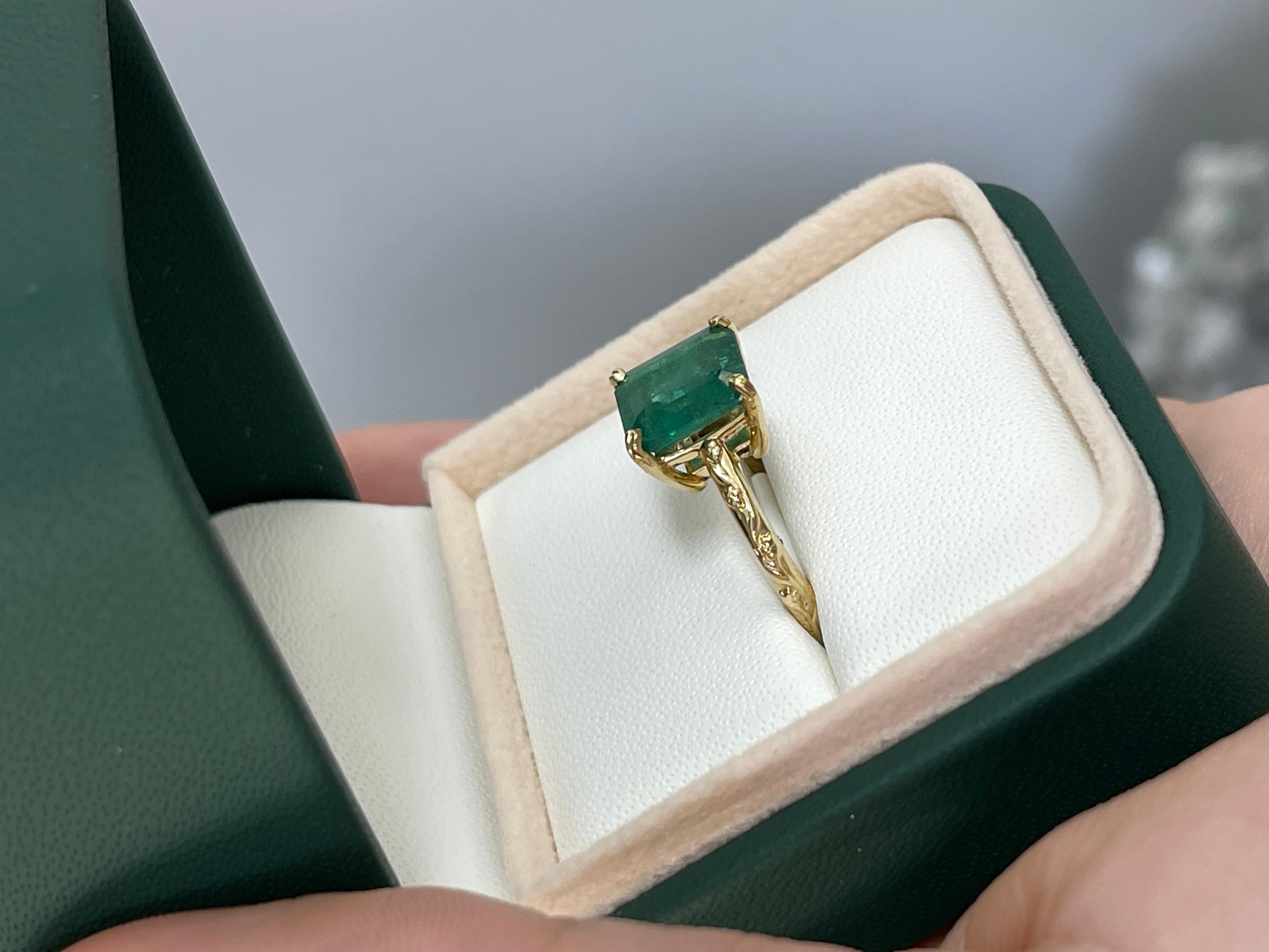14K gold solitaire ring with 2.89 carat natural Asscher-cut emerald showcasing For Sale 2