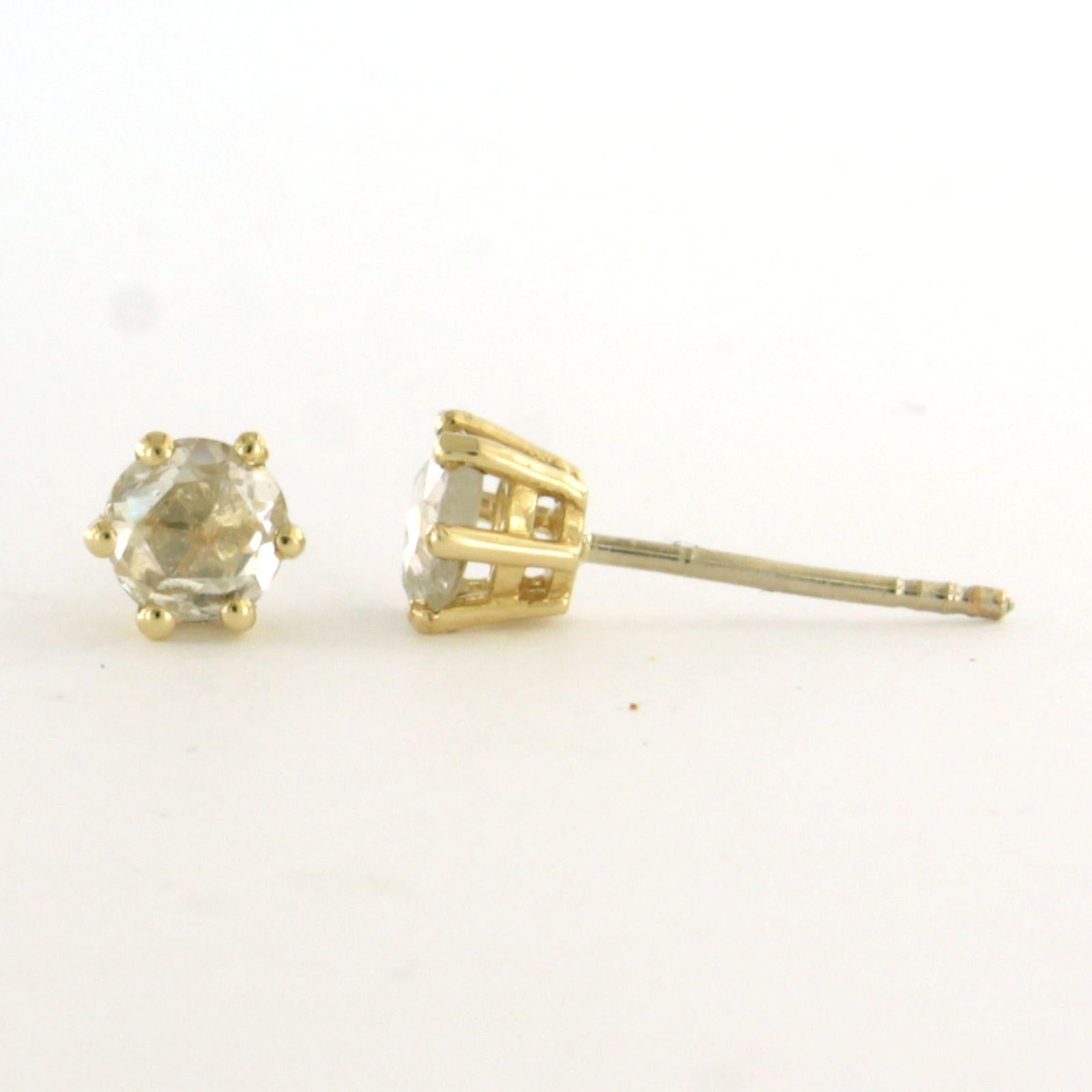 Clous d'oreilles solitaires en or 14 carats avec diamant taille rose jusqu'à 0,66 carat 1,4 grammes Neuf - En vente à The Hague, ZH