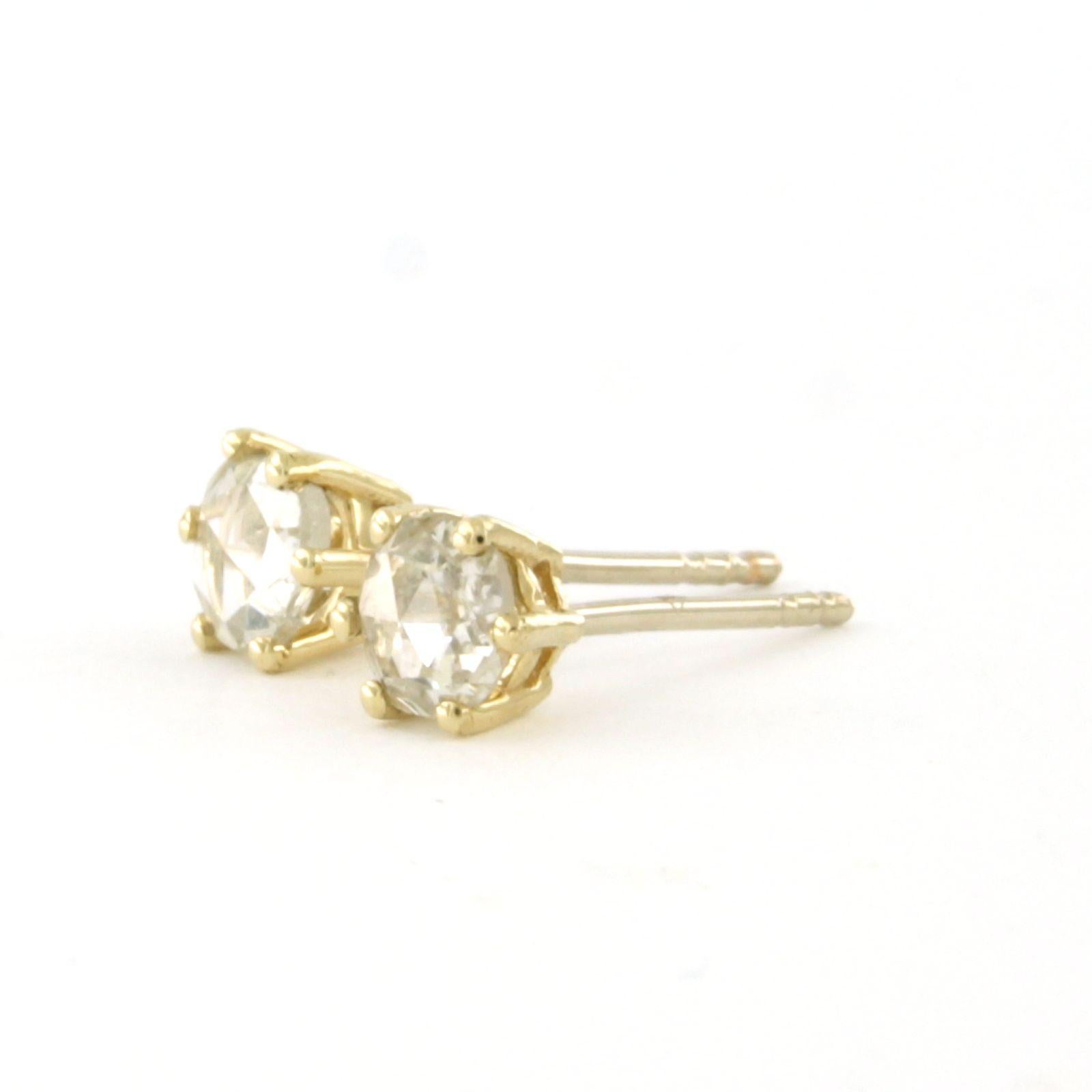 Clous d'oreilles solitaires en or 14 carats avec diamant taille rose jusqu'à 0,66 carat 1,4 grammes en vente 1