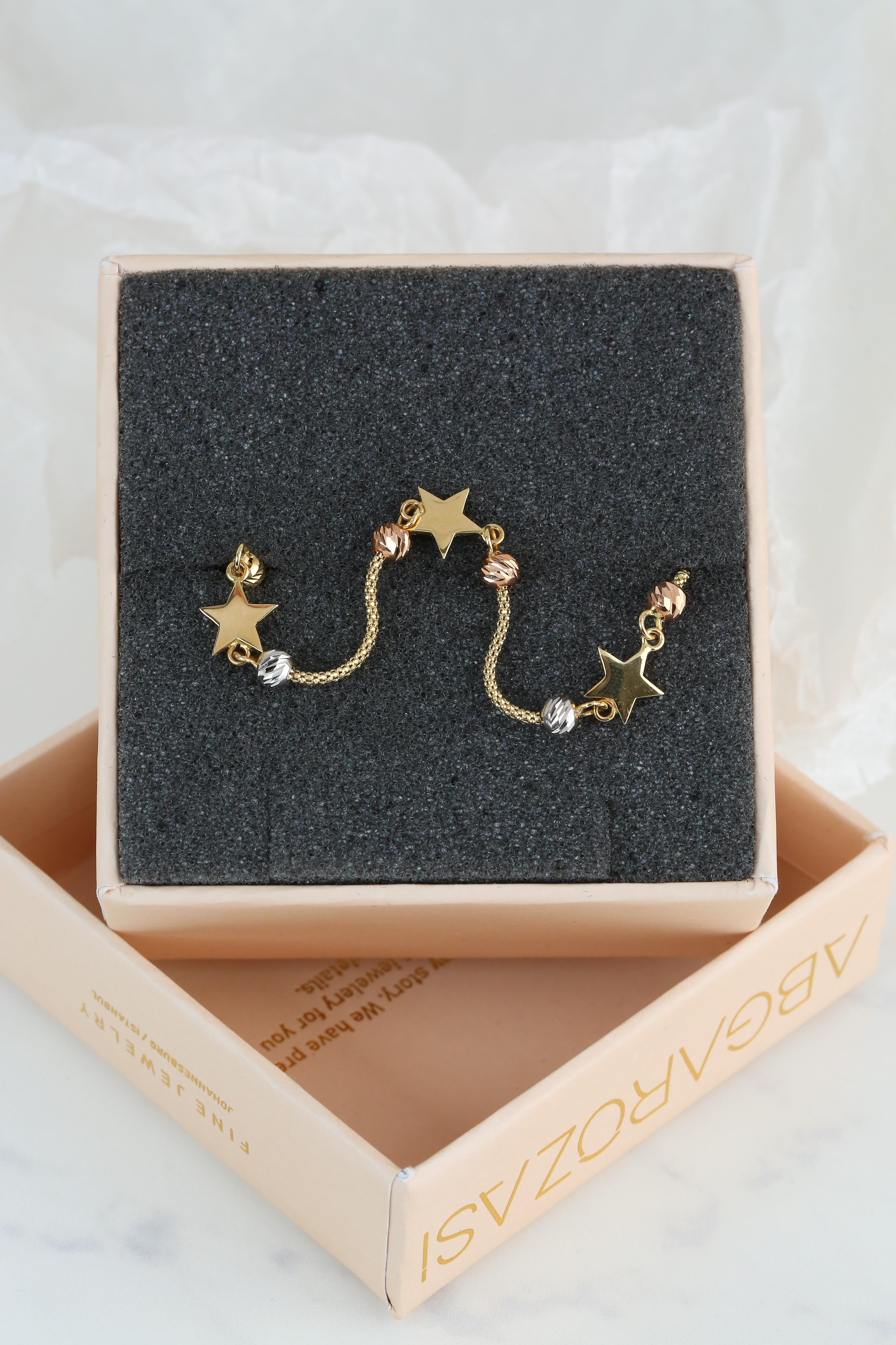 14K Gold Star Charms Dainty Beaded Bracelet For Sale 1