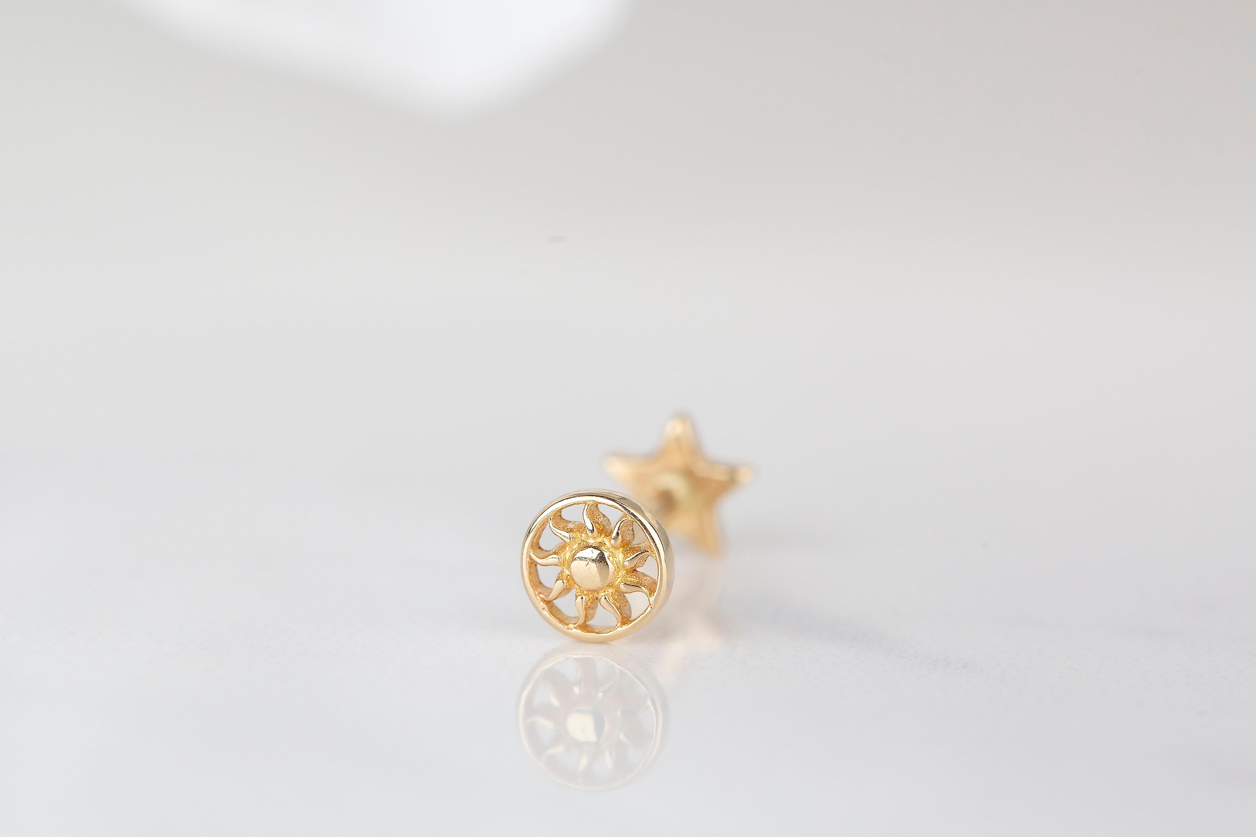 14K Gold Star Piercing, Gold Stud Star Earring In New Condition For Sale In ISTANBUL, TR