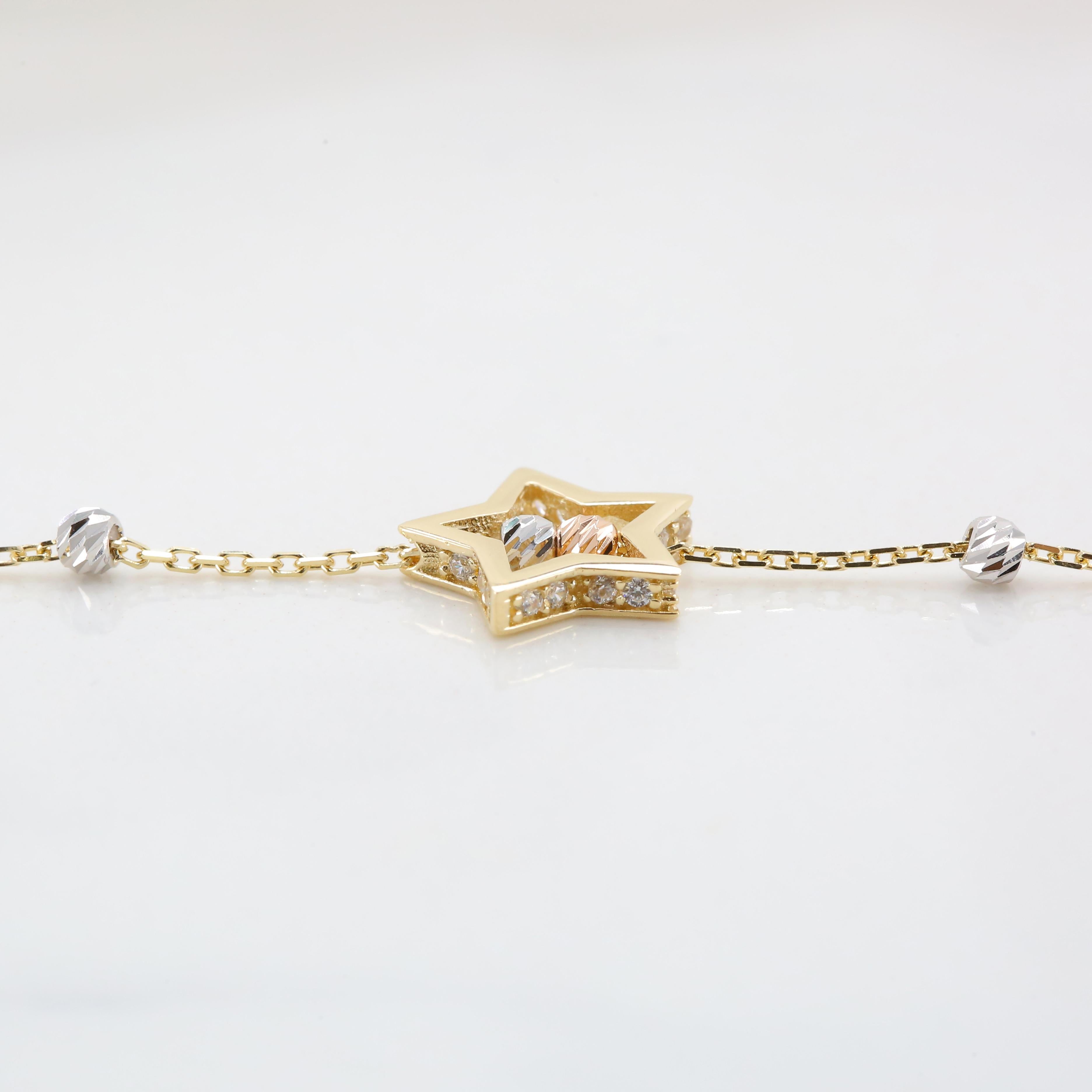 Women's 14K Gold Star Shape Dainty Bracelet For Sale