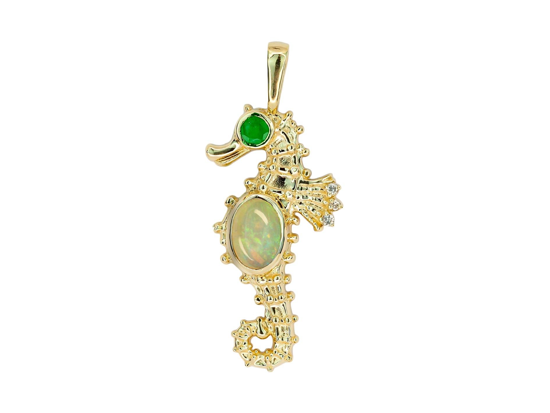 Pendentif cheval étoilé en or 14 carats avec opale, émeraude et diamants en vente 5