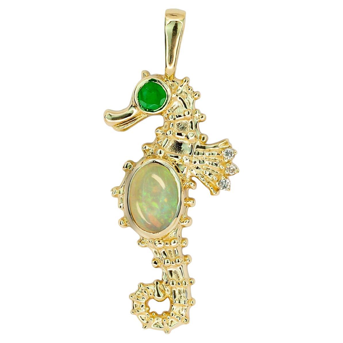 Pendentif cheval étoilé en or 14 carats avec opale, émeraude et diamants en vente