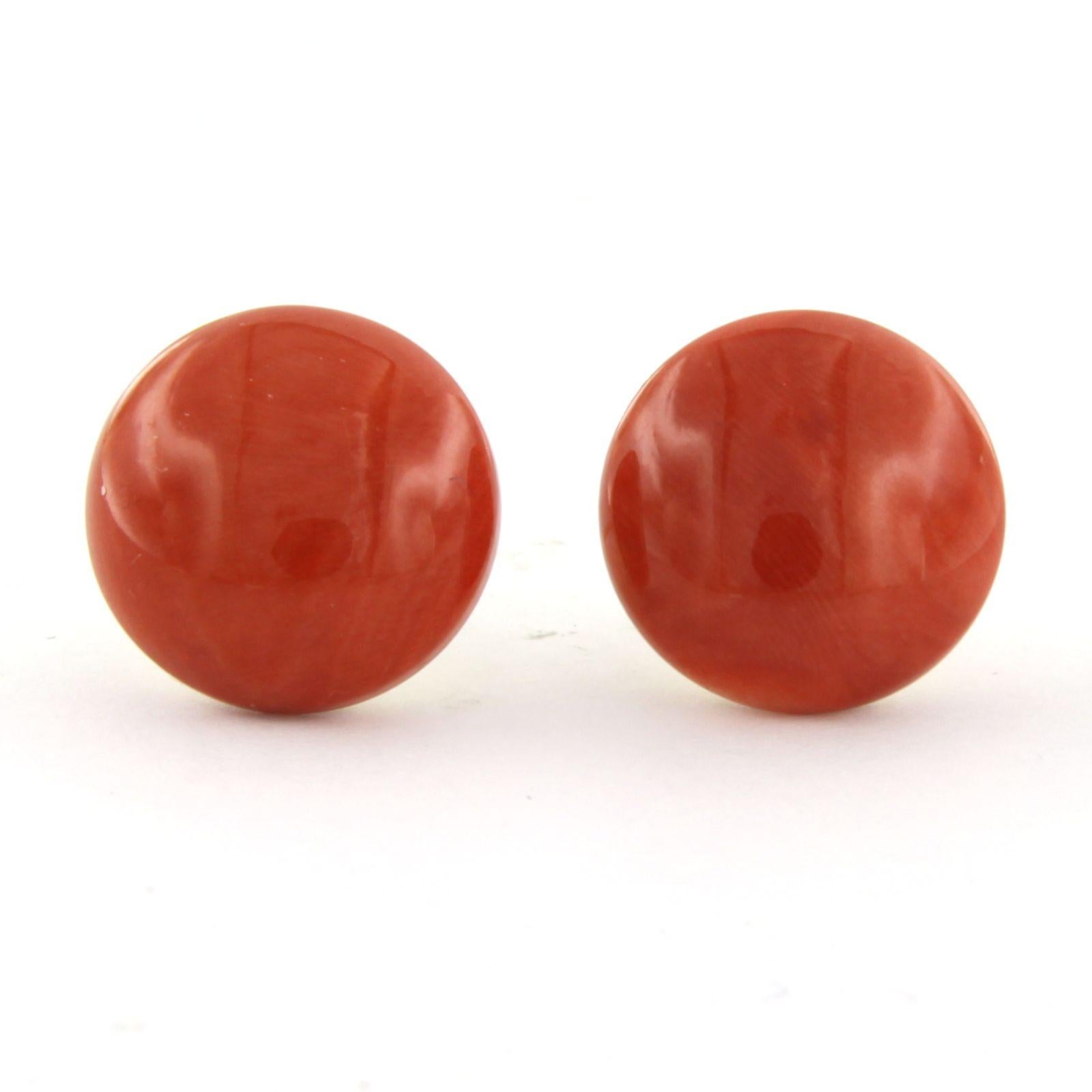 Ohrstecker aus 14k Gold, besetzt mit Corallium Rubrum - Durchmesser 1,6 cm breit

Ausführliche Beschreibung

der Durchmesser des Bolzens beträgt 1,6 cm Breite und 8,8 mm Tiefe

Gesamtgewicht 8,6 Gramm

gesetzt mit

- 2 x 1,6 cm rund mit