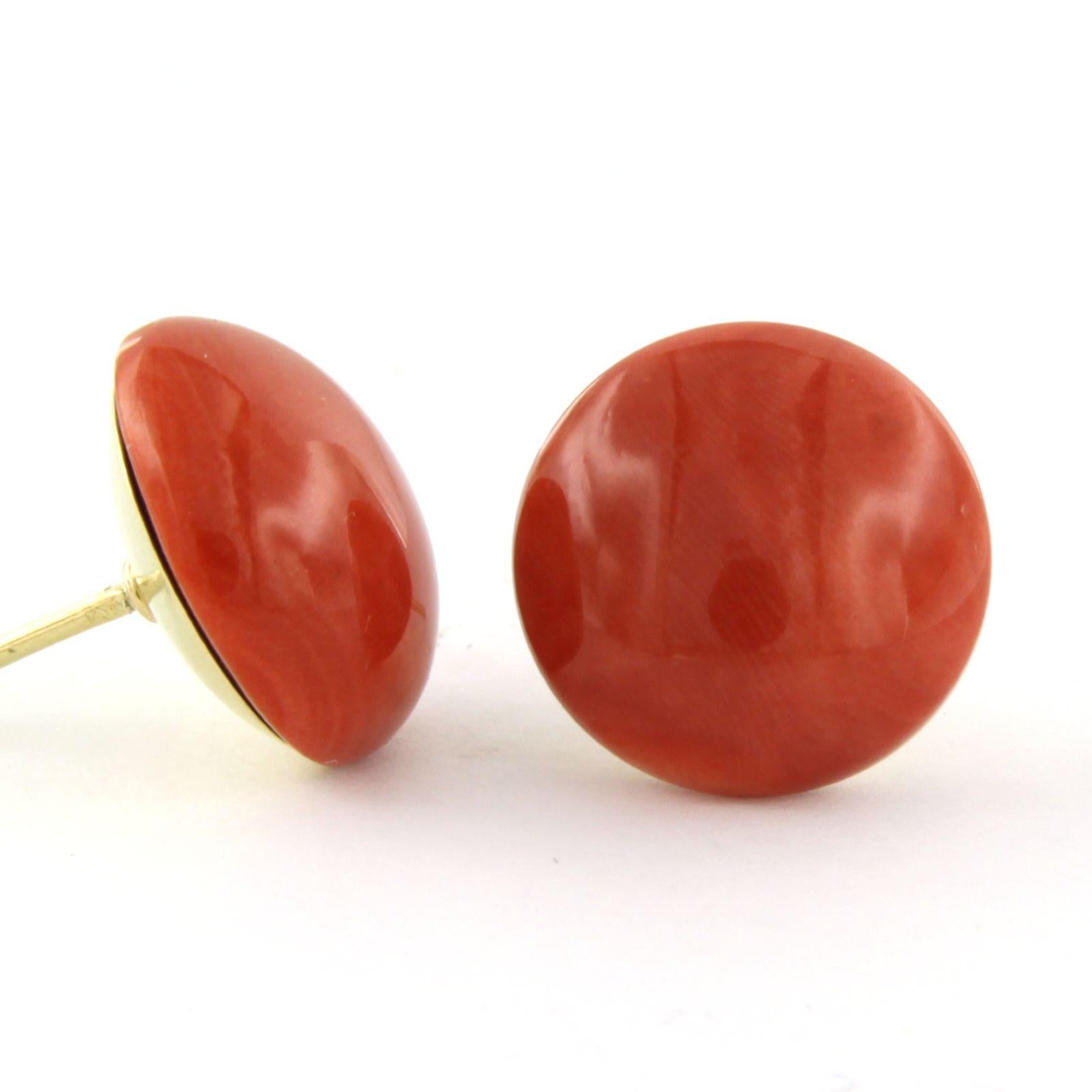 Ohrstecker aus 14k Gold, besetzt mit Corallium Rubrum - 8,6 Gramm -  1,6 cm breit Damen im Angebot