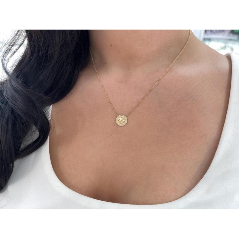Donna Collana Zodiac in oro 14K - Medaglione del Toro con diamanti 3D - Catena regolabile in vendita