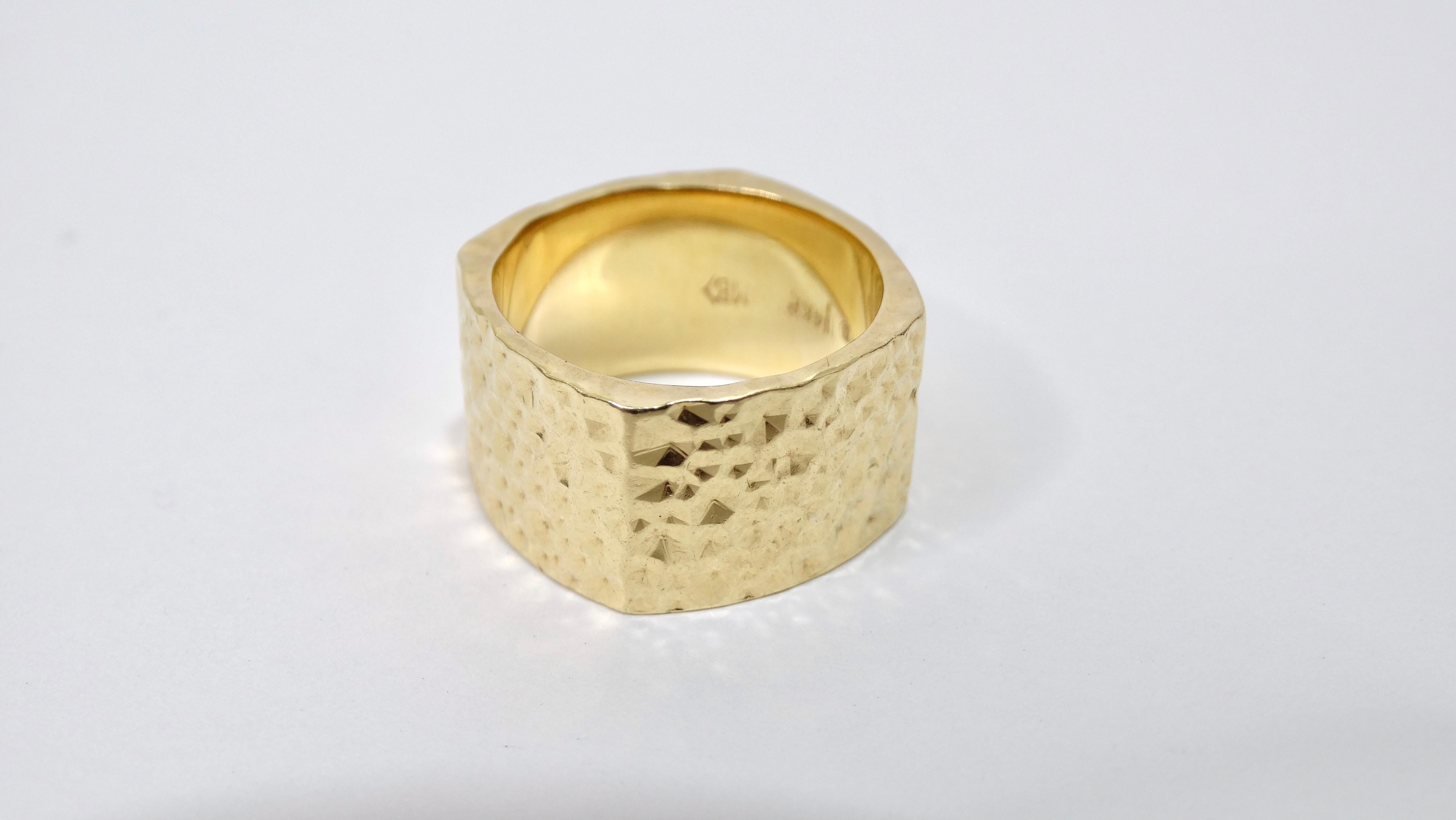 14k Gold Textured Band Ring In Excellent Condition For Sale In Scottsdale, AZ