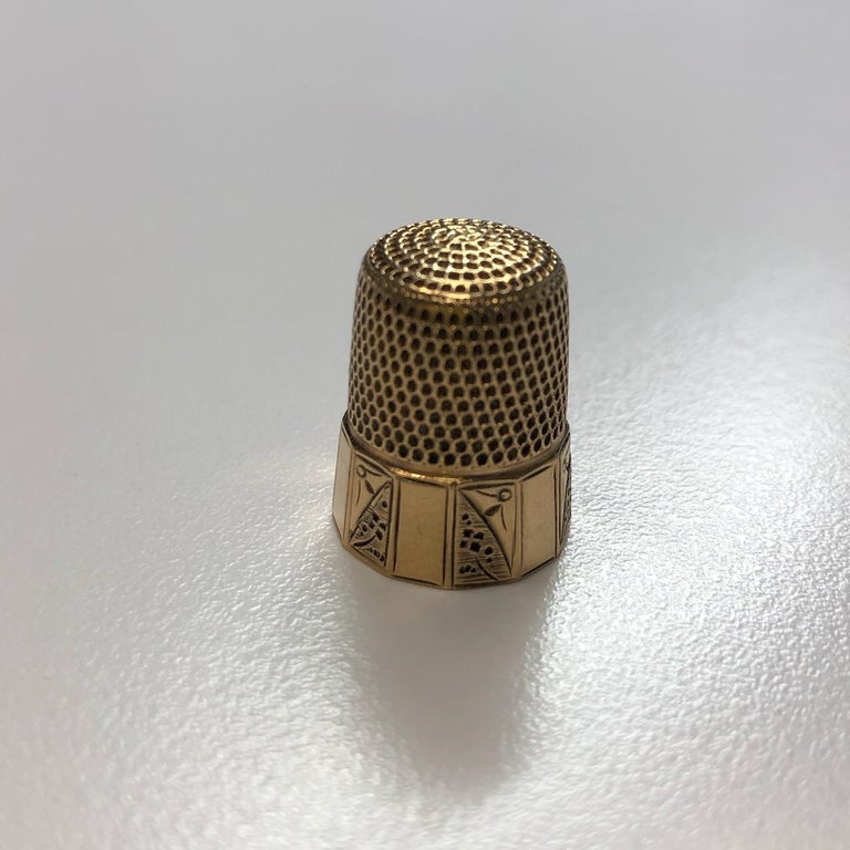 14 Karat Gold Thimble Collectible For Sale at 1stDibs