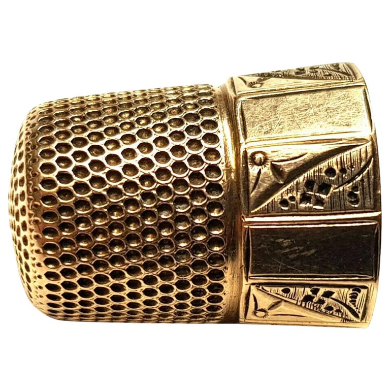 14 Karat Gold Thimble Collectible For Sale at 1stDibs