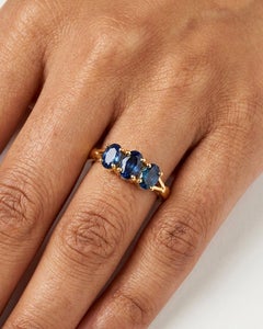 14-Karat-Gold-Ring mit drei blauen Saphiren, 1,65 Karat, Jubiläumsring mit blauen Saphiren