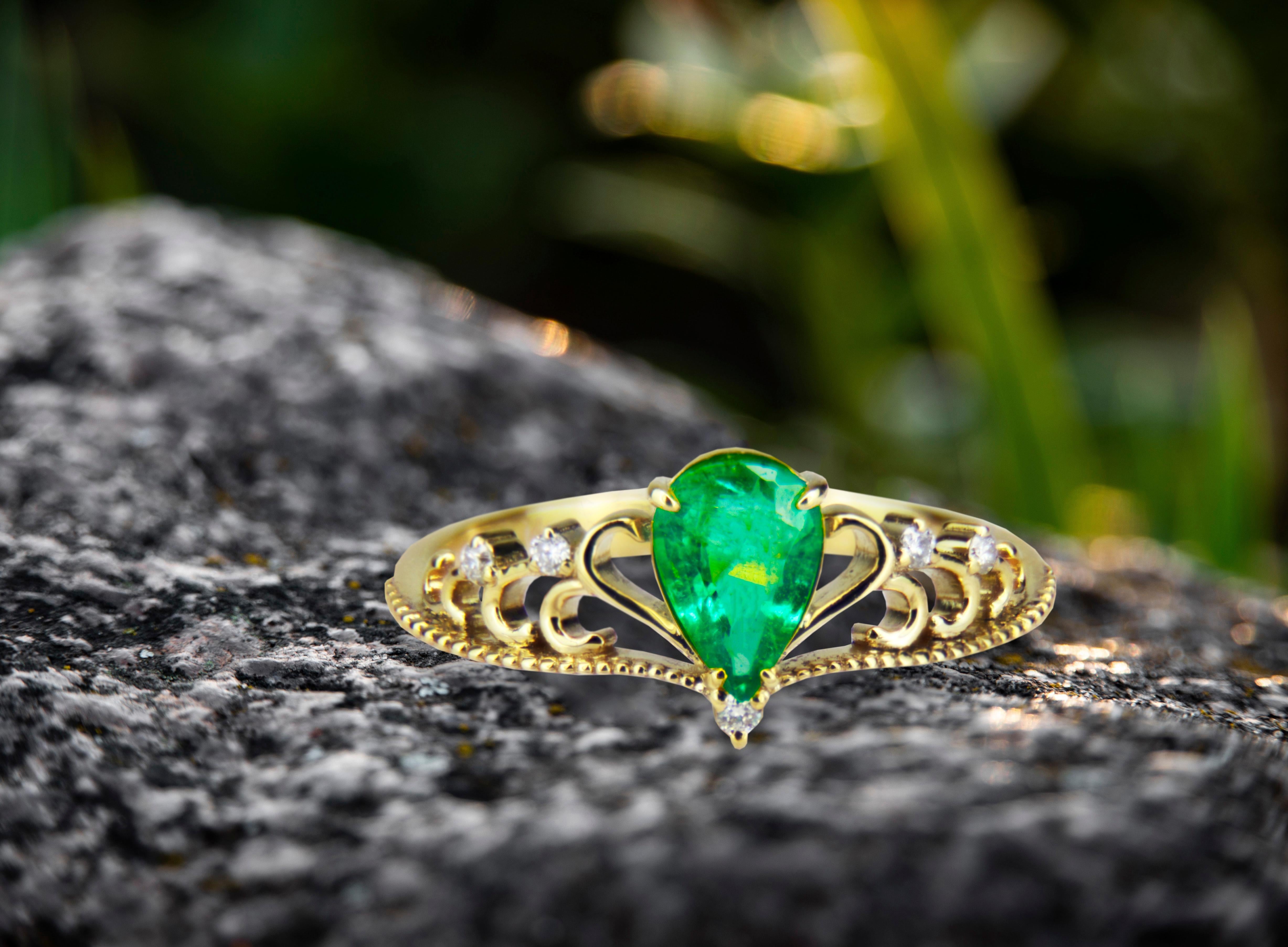 For Sale:  14k Gold Tiara Ring with Natural Emerald and Diamonds! 8