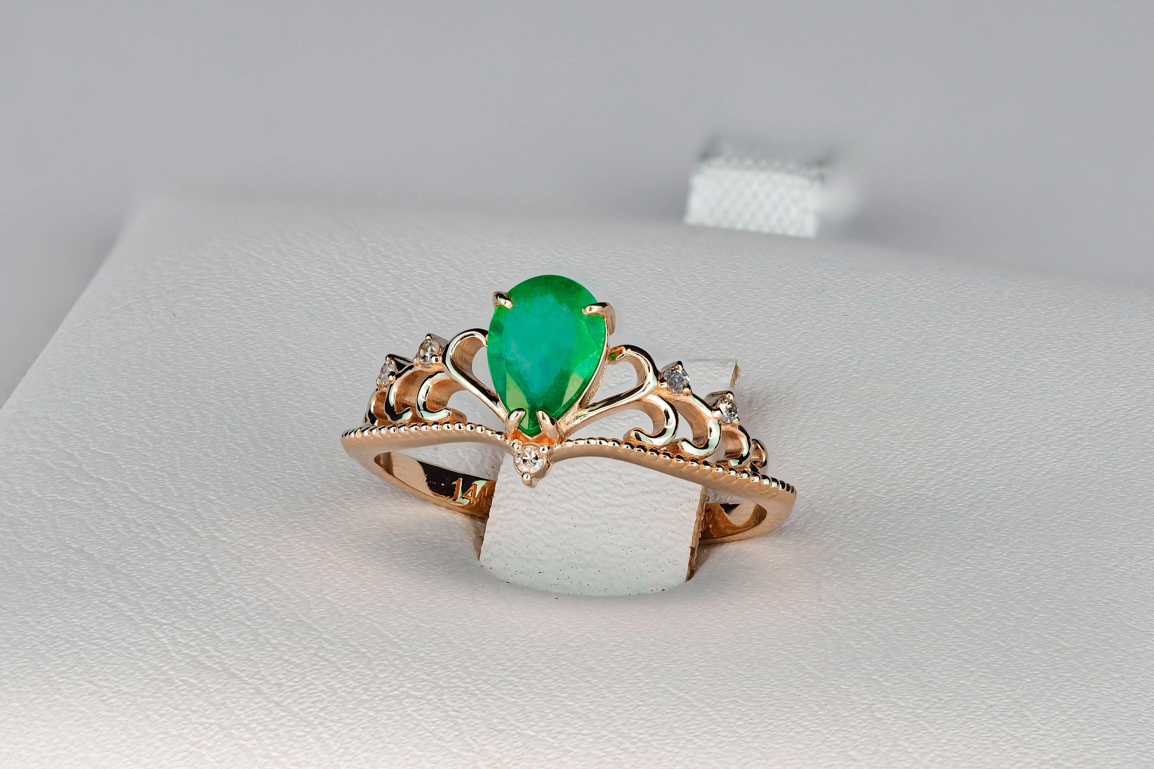 For Sale:  14k Gold Tiara Ring with Natural Emerald and Diamonds! 10