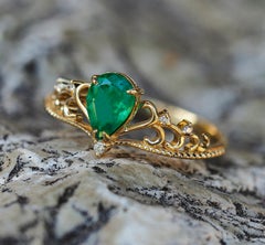 14k Gold Tiara Ring with Natural Emerald and Diamonds!