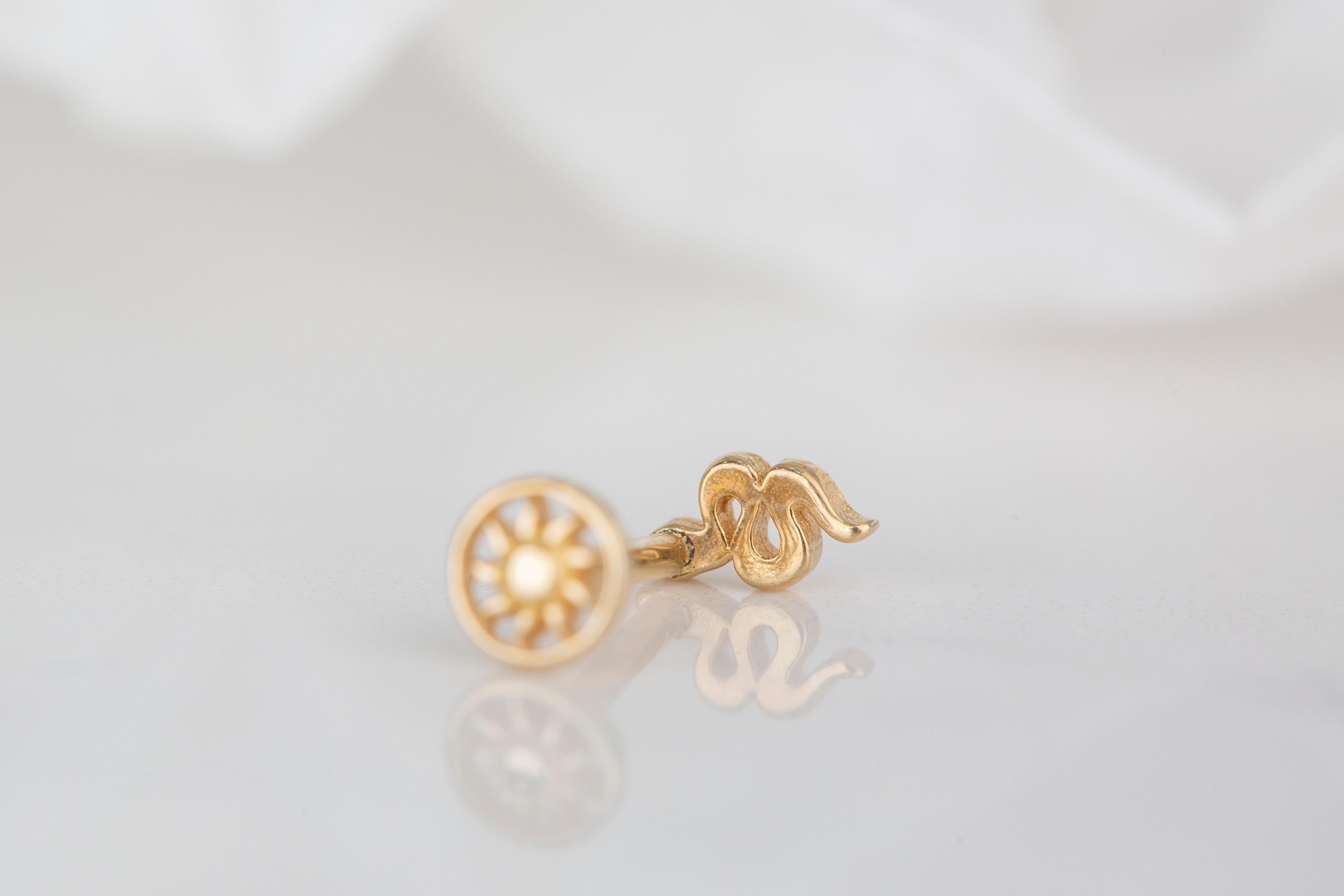 tiny gold stud earrings