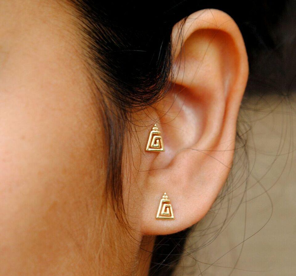 14k Gold Trapezium Spiral Tragus Lobe Helix Cartilage Earring Geometric Earring. For Sale 8