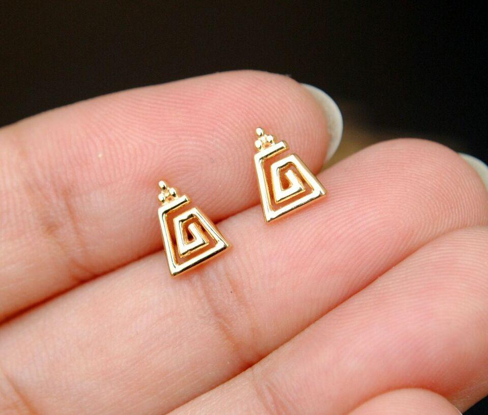 14k Gold Trapezium Spiral Tragus Lobe Helix Cartilage Earring Geometric Earring. For Sale 4