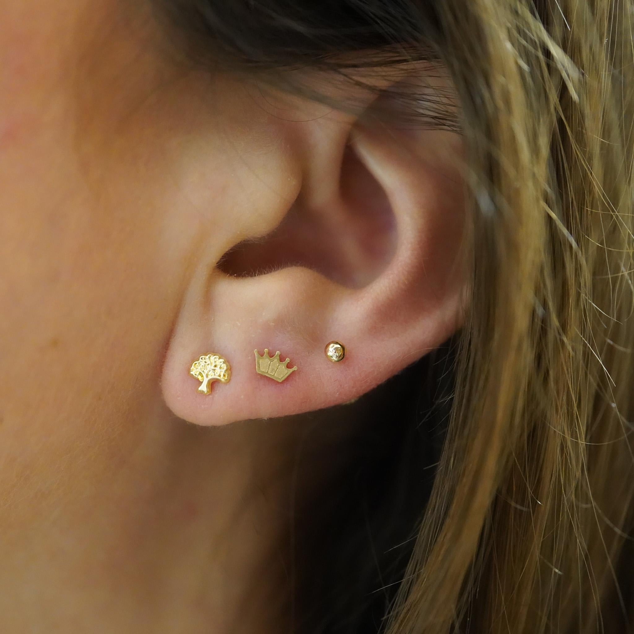 14K Gold Tree of Life Stud Earrings On Screw Backs For Sale 2
